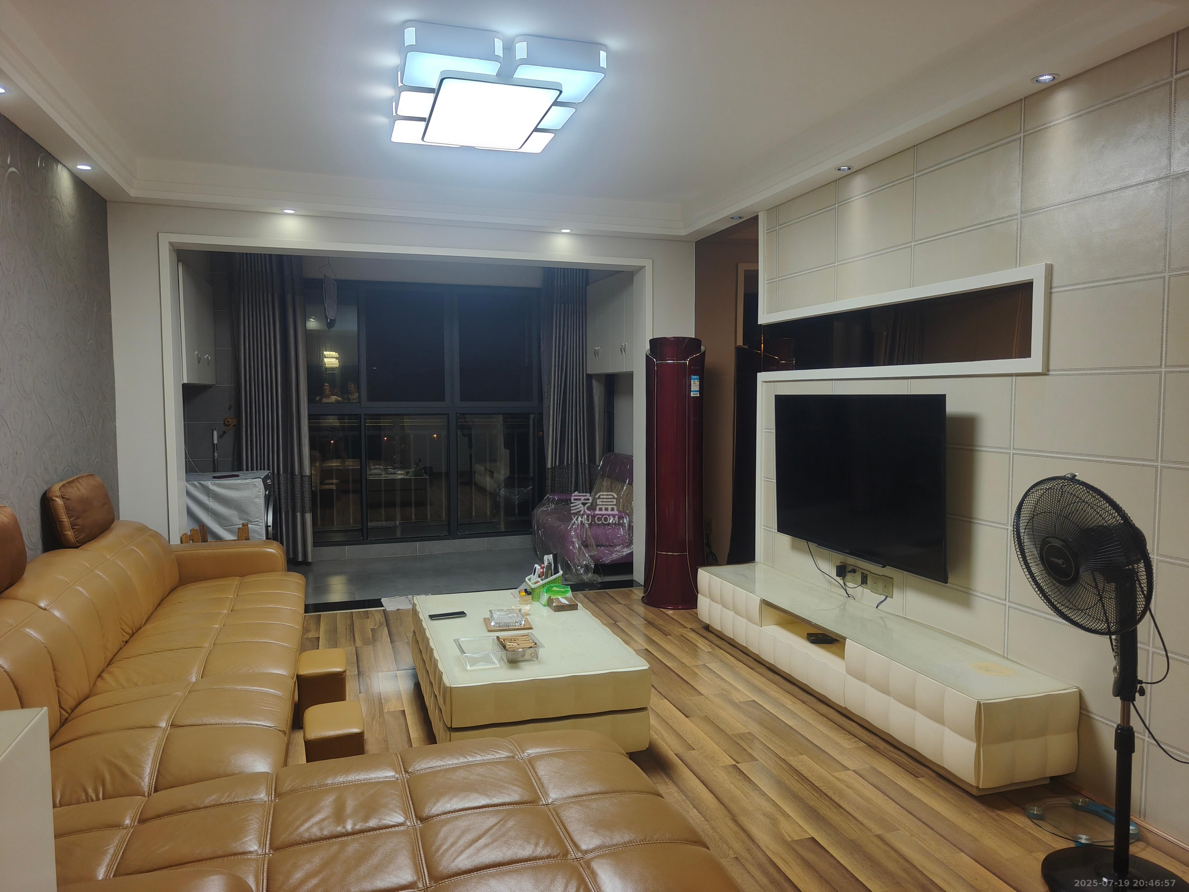 卓越蔚蓝海岸二期 3室2厅2卫 3600.0元/月 卓越蔚蓝海岸二期 3室2厅2卫 3600.0元/月室内图