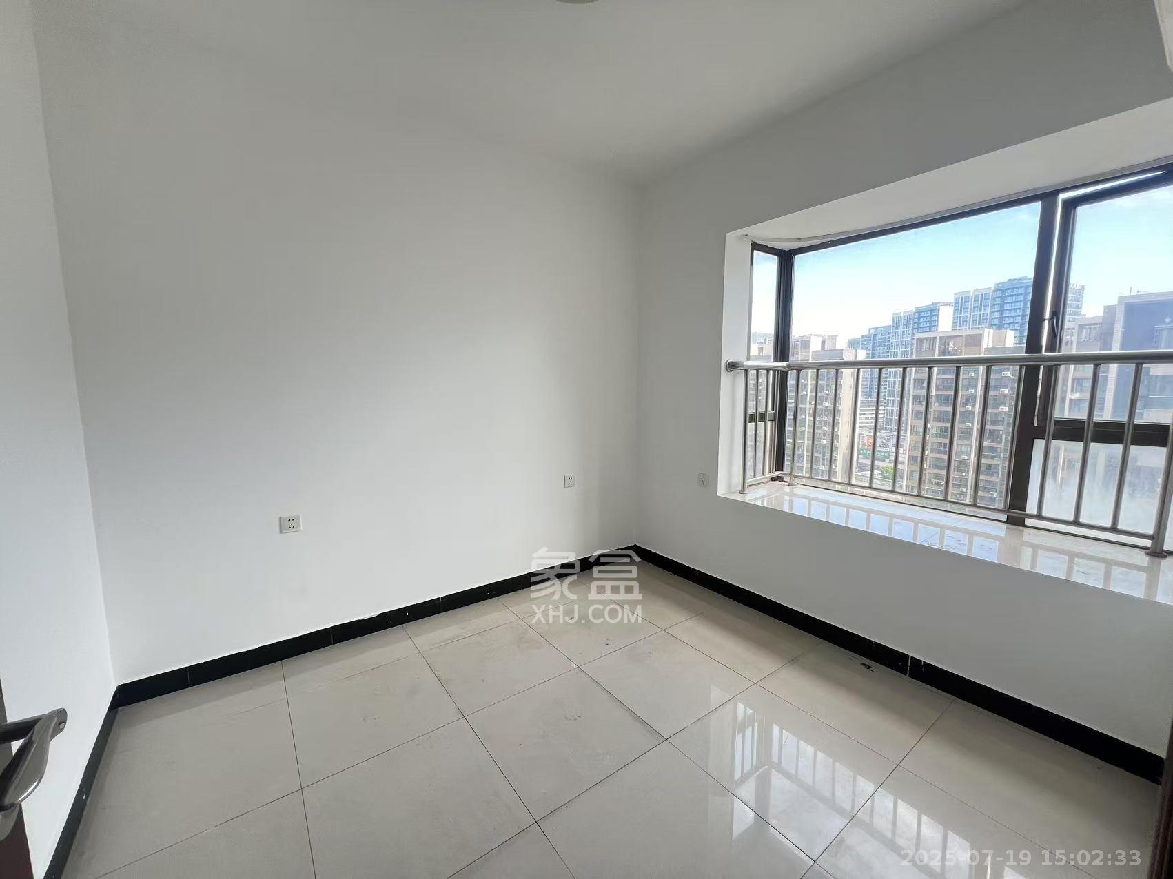 岳泰理想城 4室1厅1卫 4000.0元/月 岳泰理想城 4室1厅1卫 4000.0元/月室内图