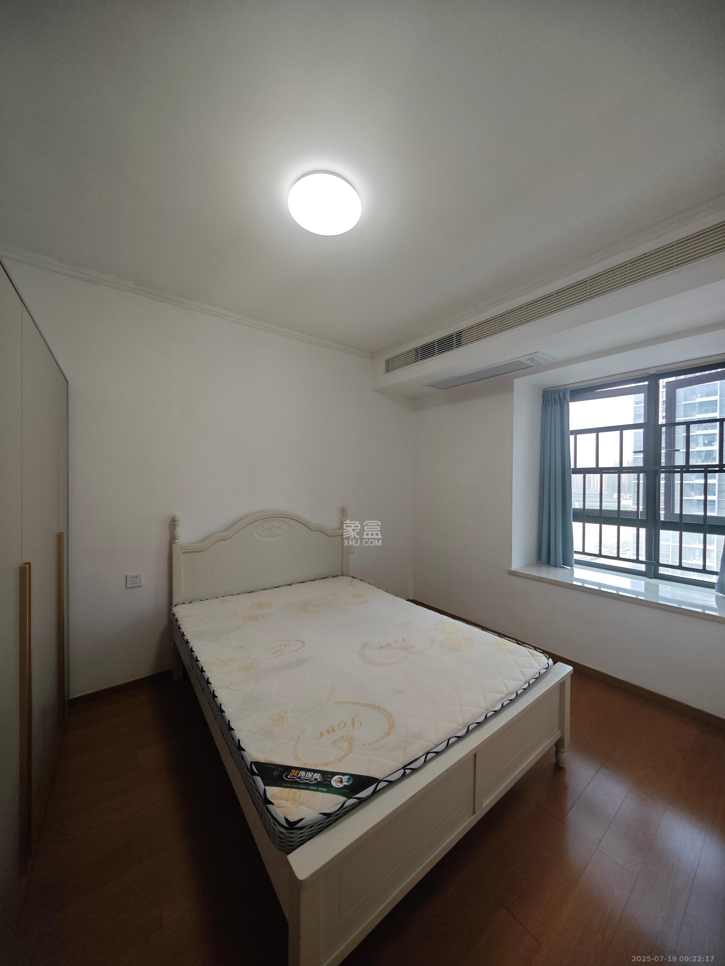 清控湖山雅居南区  4室2厅2卫    3200.0元/月室内图