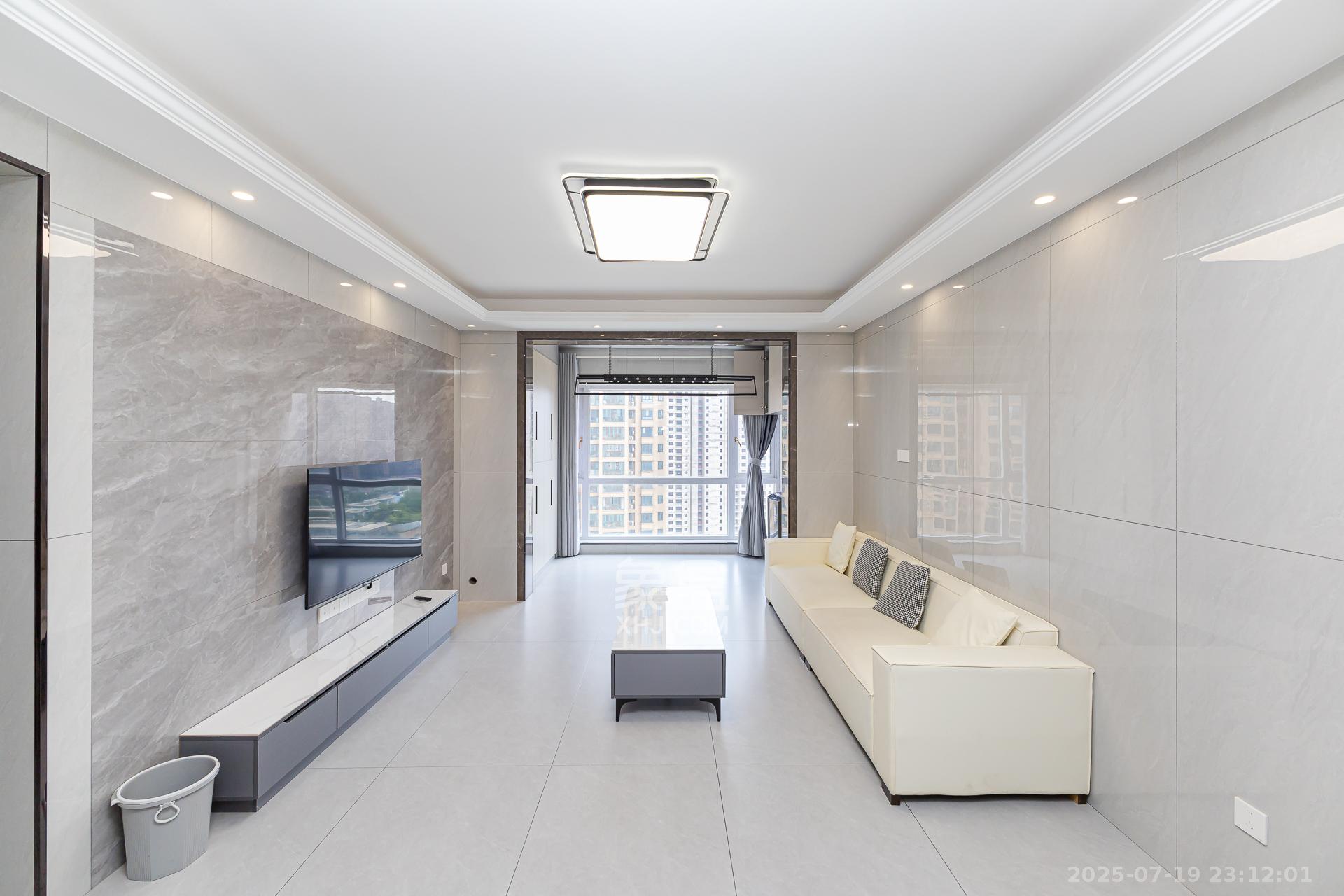 金湘苑(星澜之悦) 3室2厅1卫 82.8万 金湘苑(星澜之悦) 3室2厅1卫 82.8万客厅