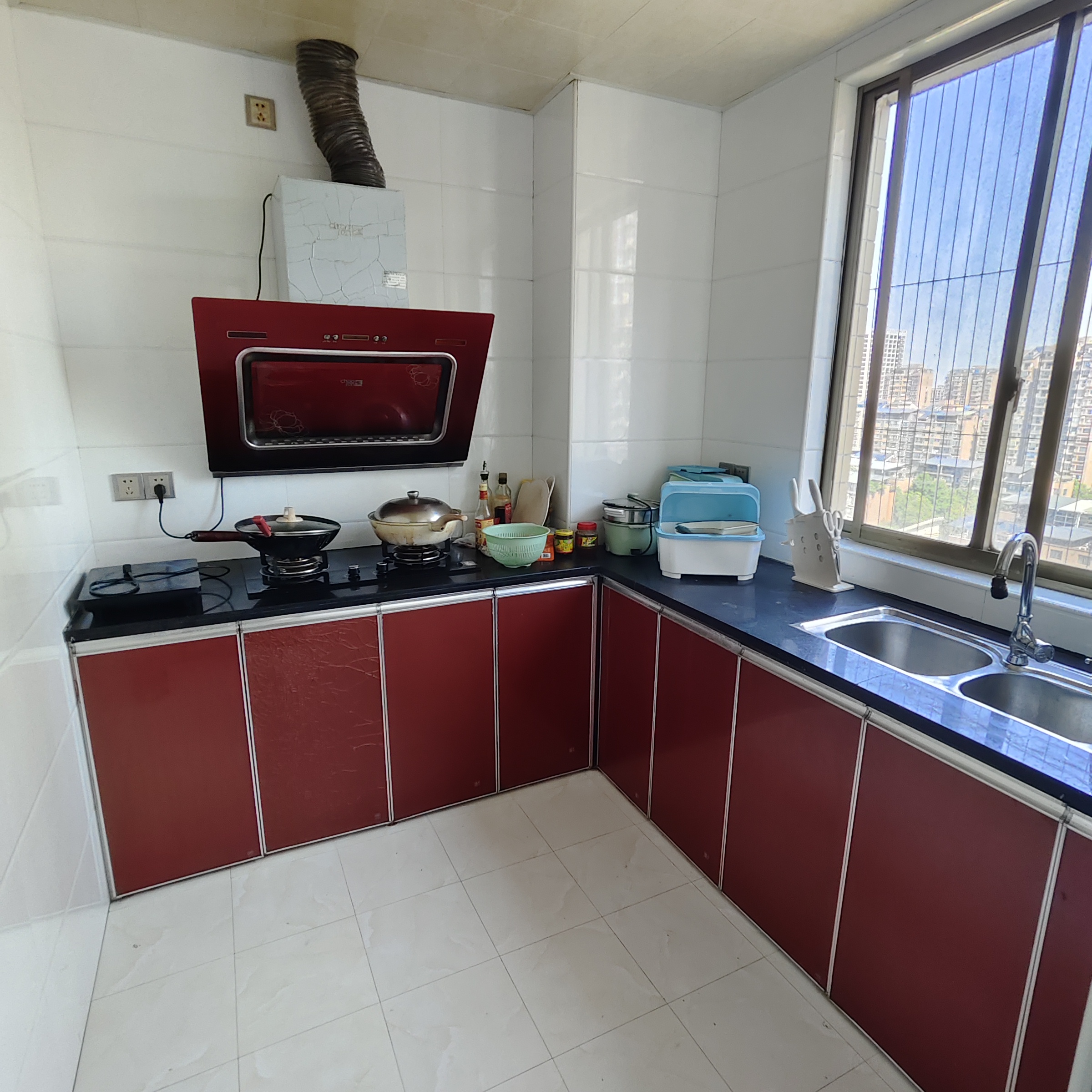 华新苑 3室2厅2卫 2000.0元/月 华新苑 3室2厅2卫 2000.0元/月室内图