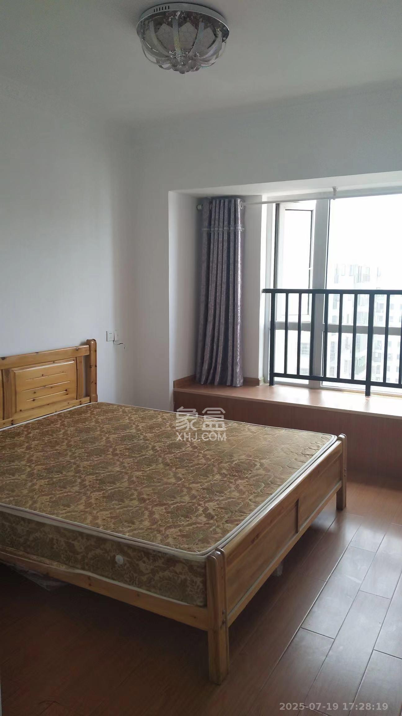 新长海广场  3室2厅1卫    1800.0元/月 新长海广场  3室2厅1卫    1800.0元/月室内图