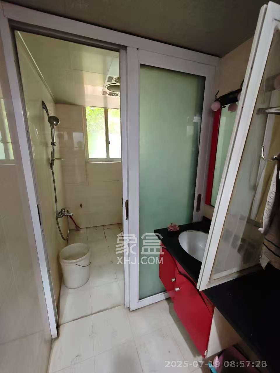 博雅湘水湾  3室2厅2卫    1500.0元/月