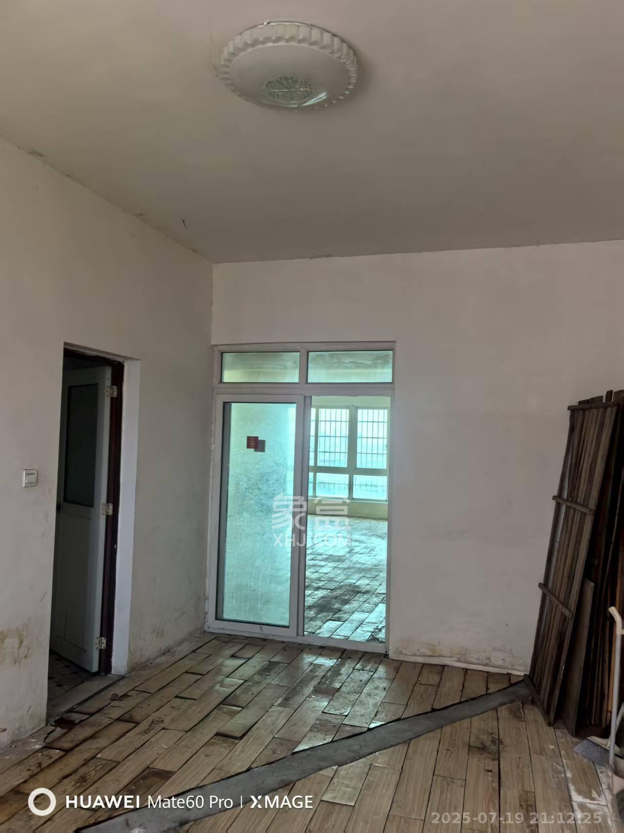 思进大厦 1室2厅2卫 3600.0元/月 思进大厦 1室2厅2卫 3600.0元/月室内图