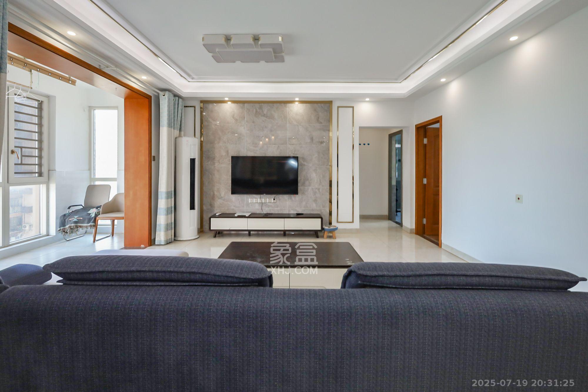 世茂外滩里(世茂铂翠湾三期) 4室2厅2卫 4500.0元/月 世茂外滩里(世茂铂翠湾三期) 4室2厅2卫 4500.0元/月室内图