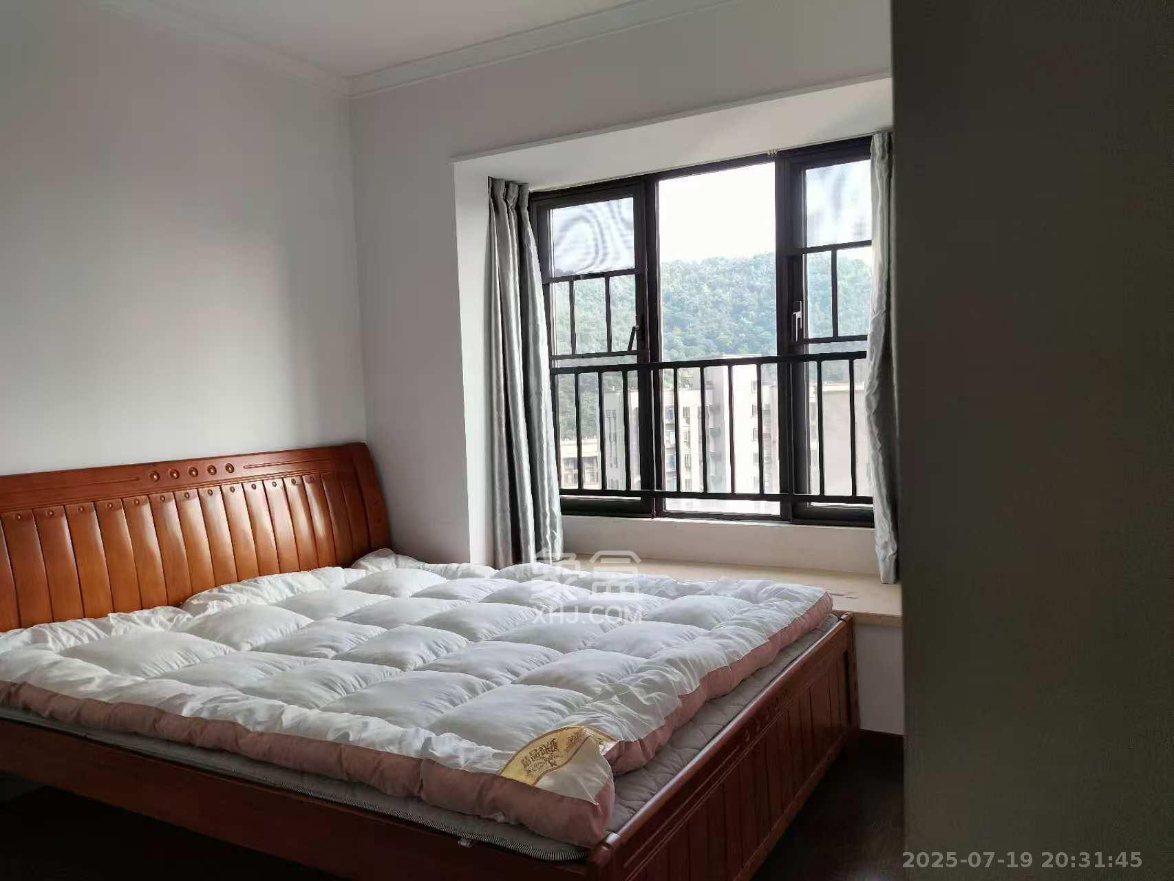 万科里梅溪郡  3室2厅2卫    3300.0元/月室内图