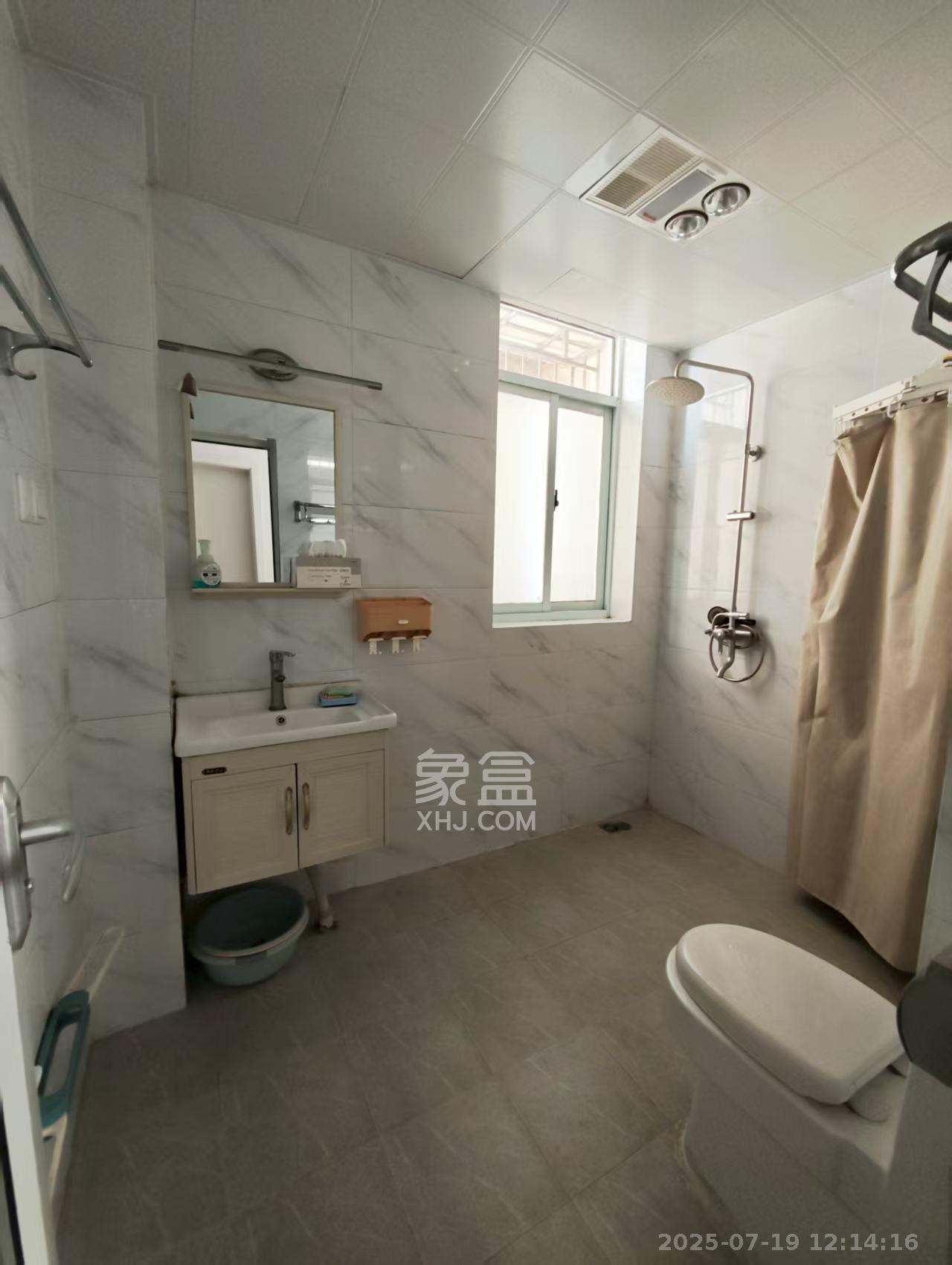 电信308 2室2厅1卫 3500.0元/月 电信308 2室2厅1卫 3500.0元/月室内图