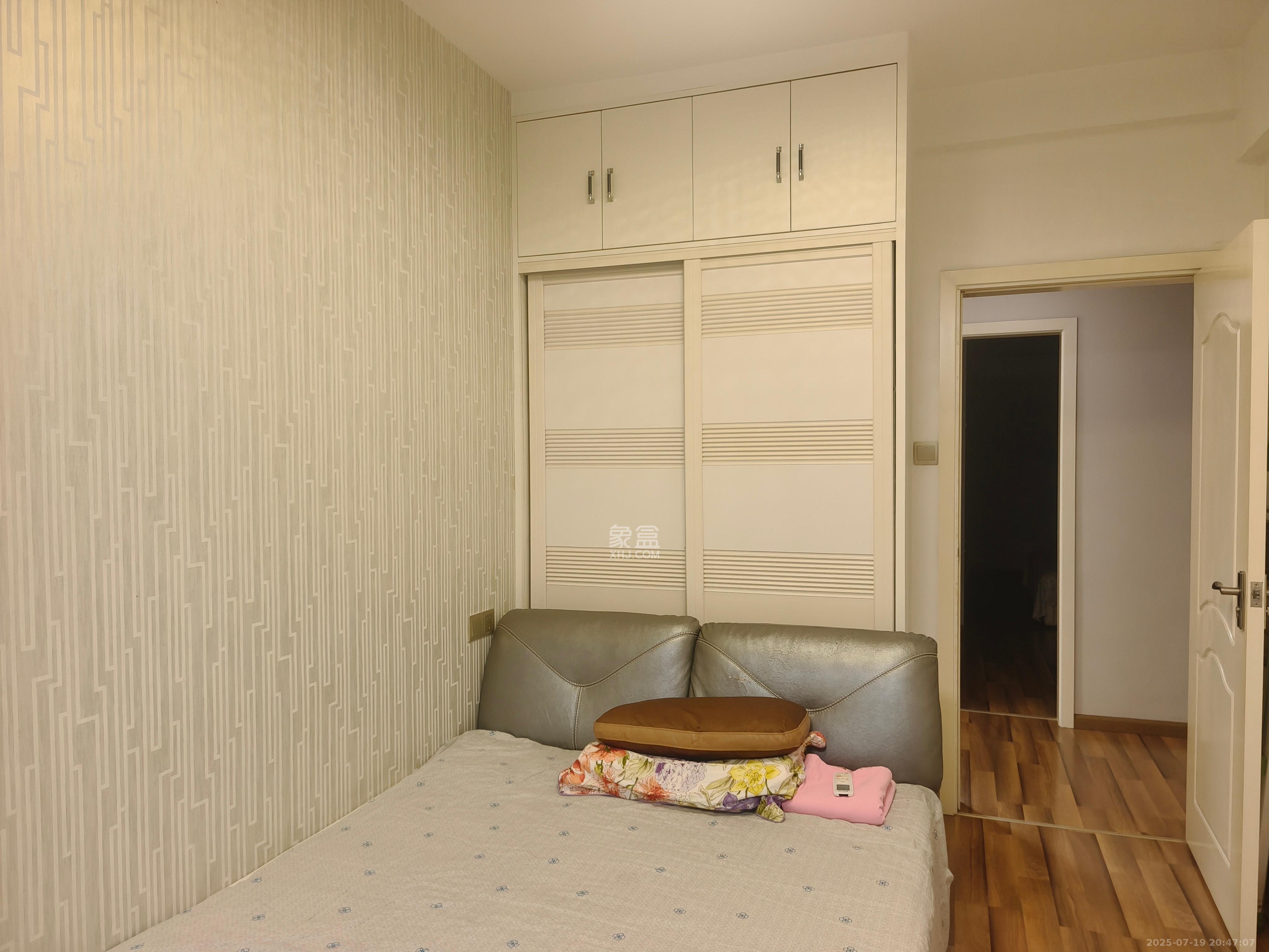 卓越蔚蓝海岸二期 3室2厅2卫 3600.0元/月 卓越蔚蓝海岸二期 3室2厅2卫 3600.0元/月室内图