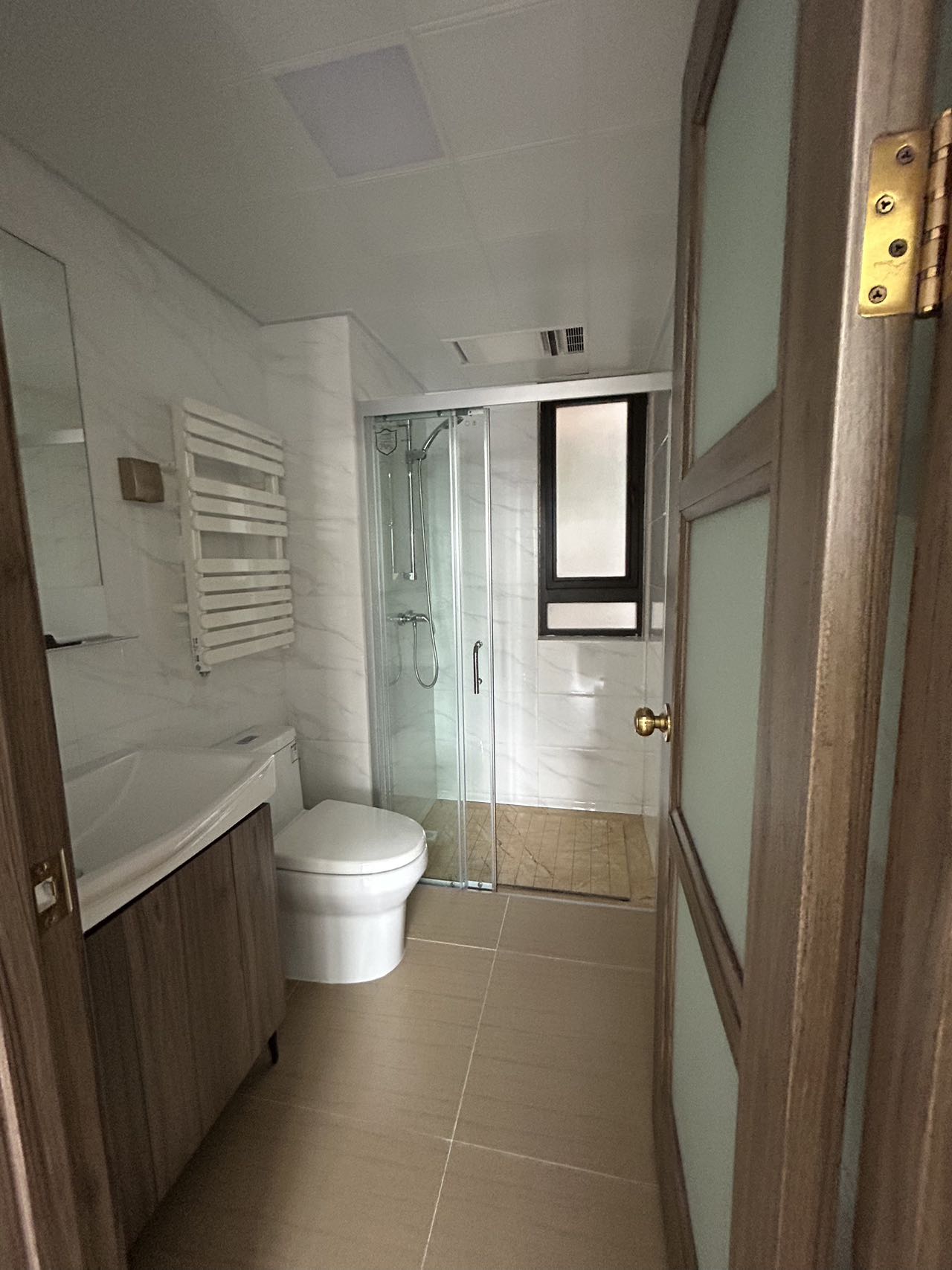 东城首府 3室2厅2卫 2100.0元/月 东城首府 3室2厅2卫 2100.0元/月室内图