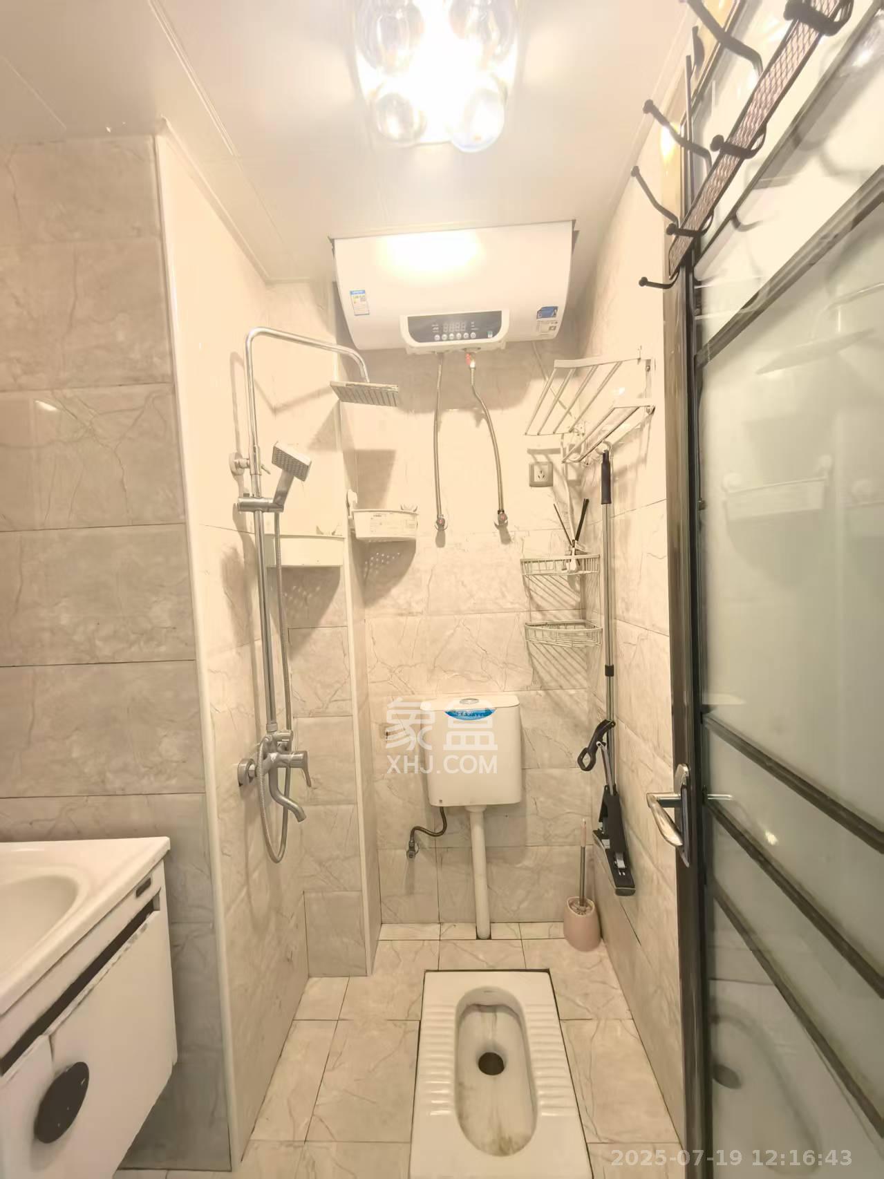 蓝光雍锦阁  1室1厅1卫   1700.00元/月室内图
