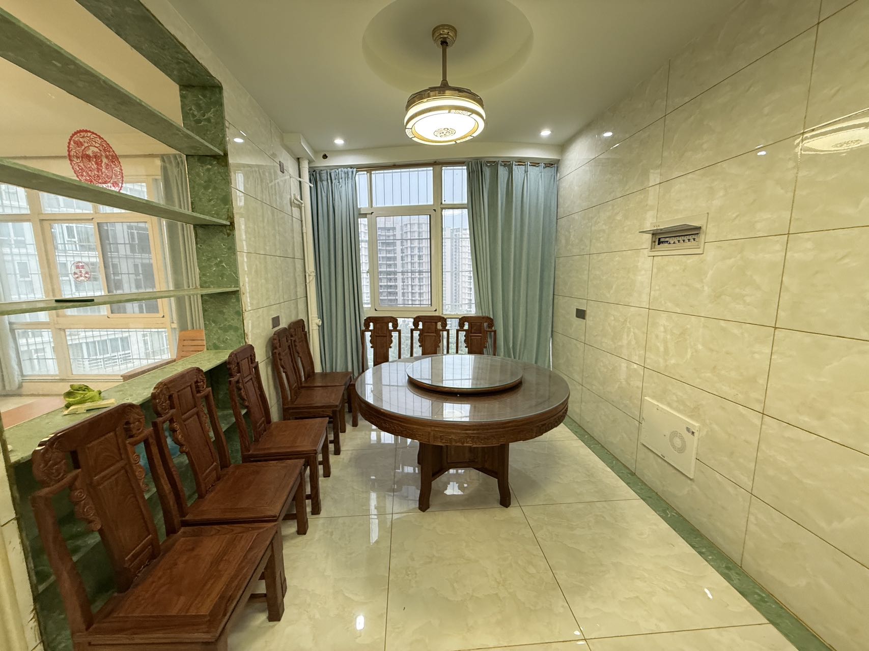 阳光西海岸三期南区(白云公寓(洋房区) 3室2厅2卫 160.0万 阳光西海岸三期南区(白云公寓(洋房区) 3室2厅2卫 160.0万客厅