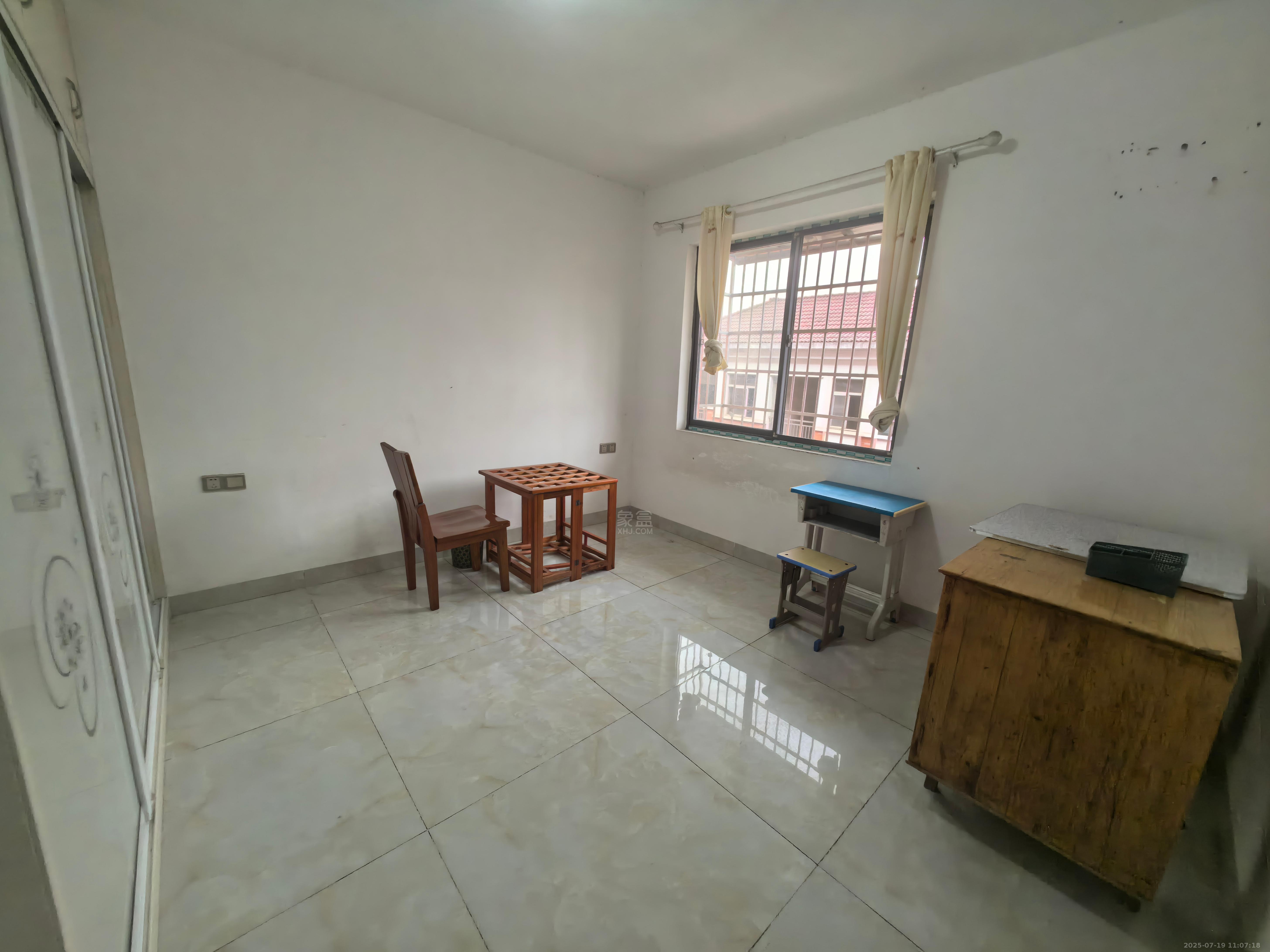 响塘安置小区  3室1厅1卫    1200.0元/月 响塘安置小区  3室1厅1卫    1200.0元/月室内图