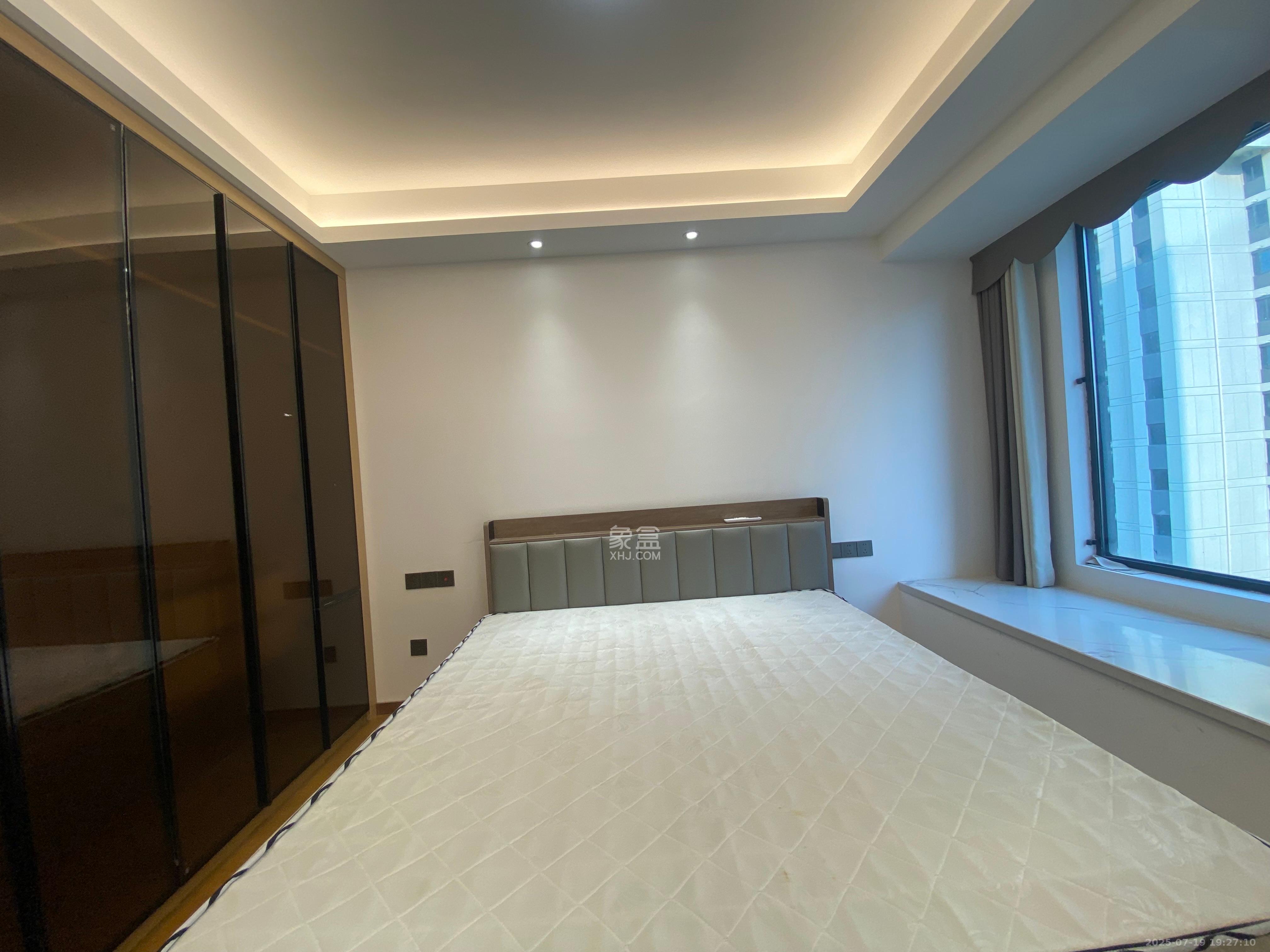 旭辉雨花郡  3室2厅2卫   3800.00元/月室内图