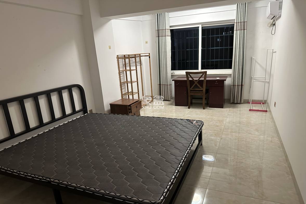 怡昌花园 3室2厅1卫 2100.0元/月 怡昌花园 3室2厅1卫 2100.0元/月室内图