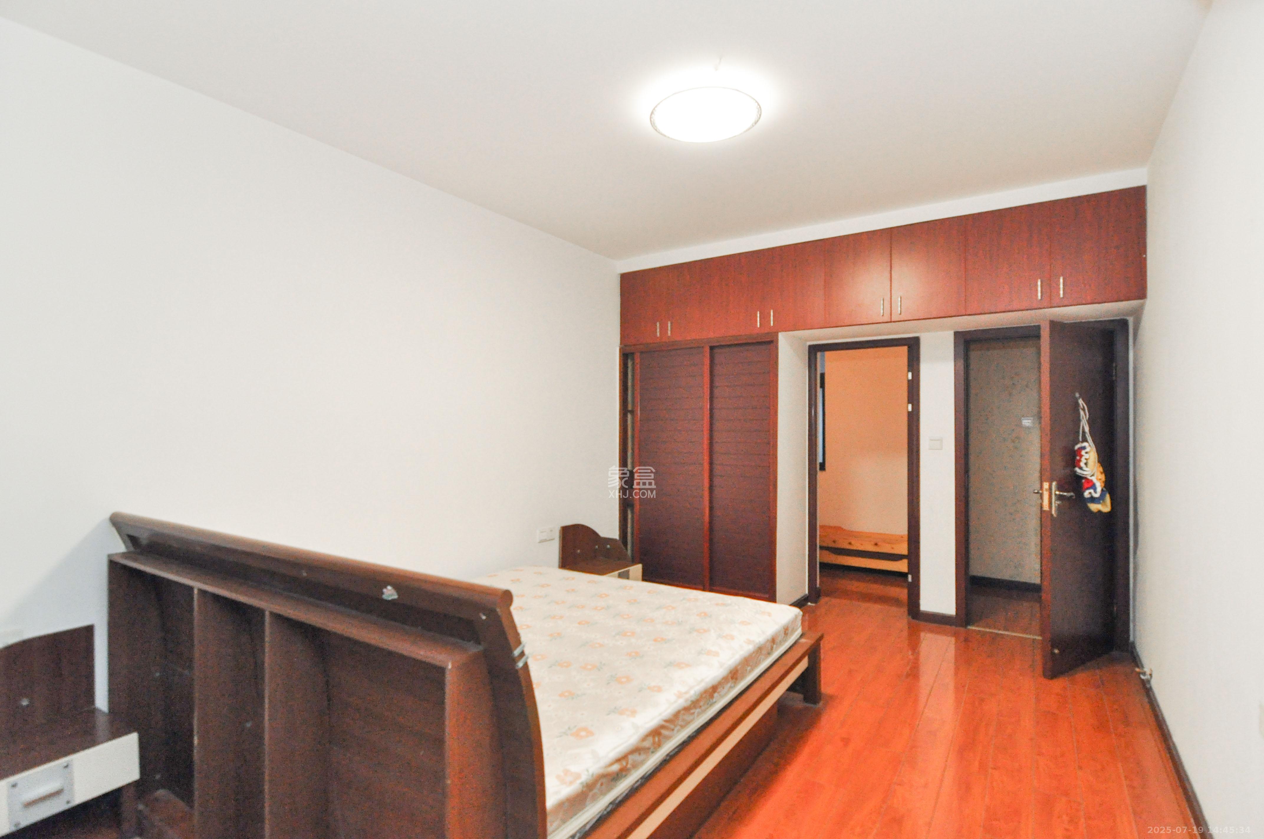 高鑫麓城 3室2厅2卫 125.0万 高鑫麓城 3室2厅2卫 125.0万其他