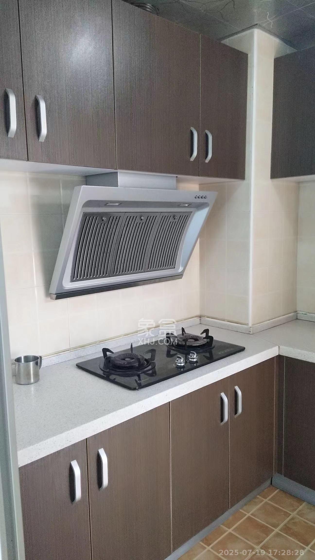 新长海广场  3室2厅1卫    1800.0元/月 新长海广场  3室2厅1卫    1800.0元/月室内图