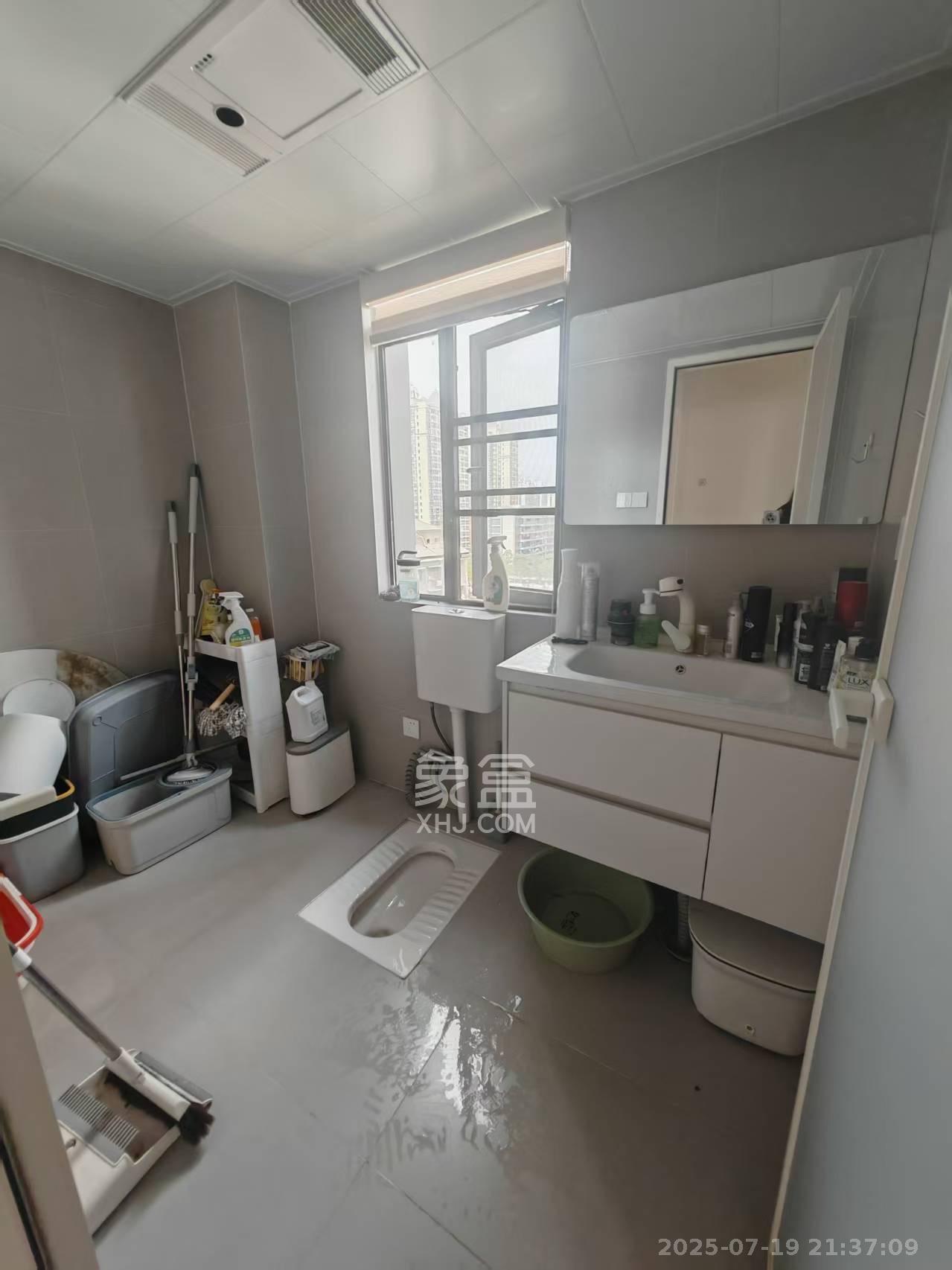 谷峰安置小区（惟德园）  4室2厅2卫   3900.00元/月室内图