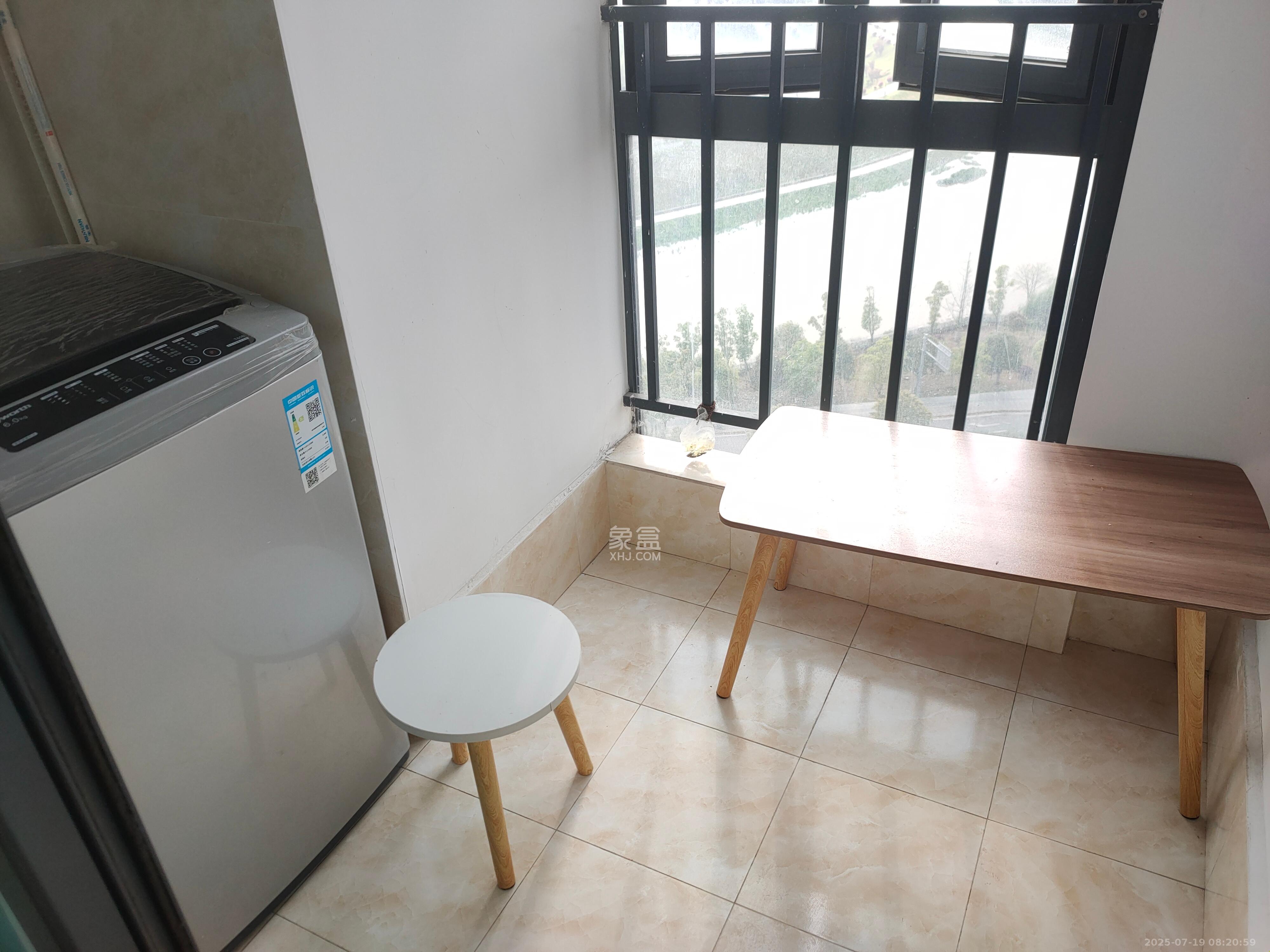 蓝光雍锦阁  1室1厅1卫    1600.0元/月室内图