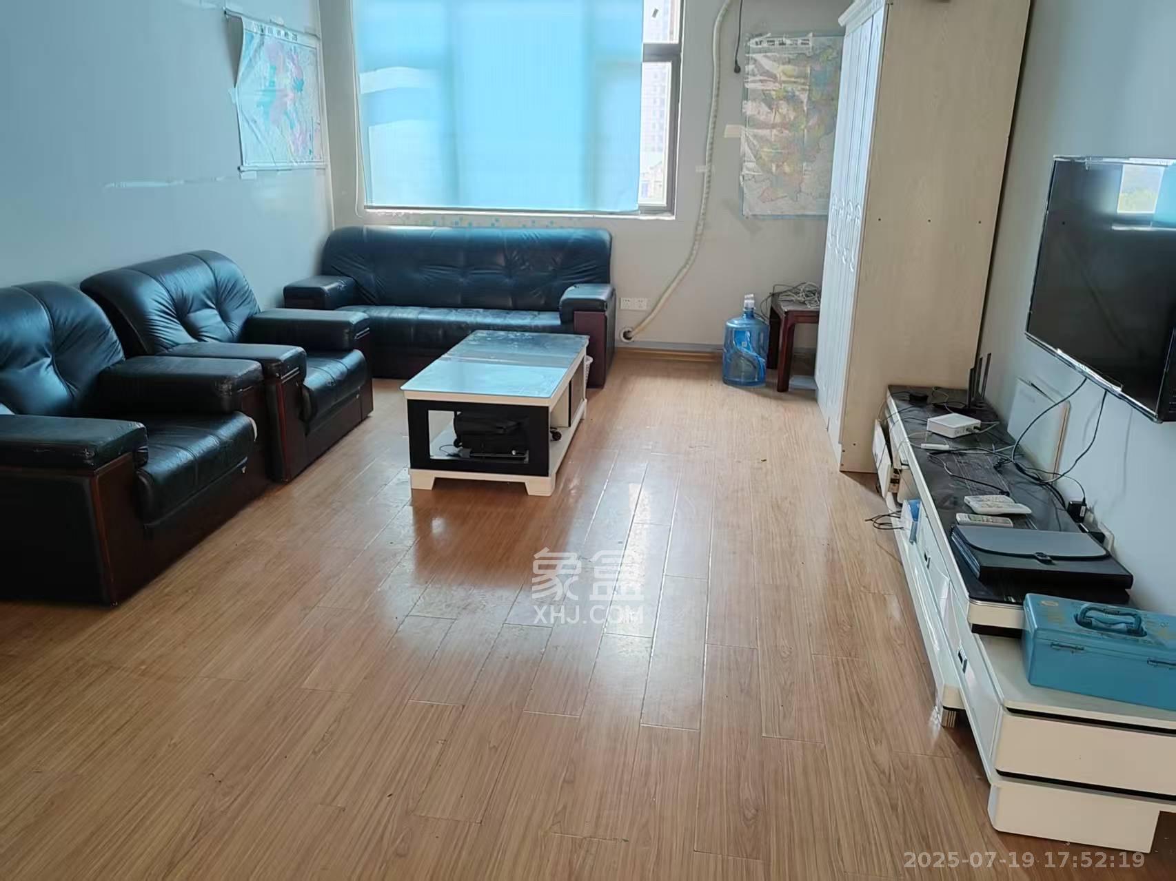 德润小区(丰升德润小区) 2室1厅1卫 2000.0元/月 德润小区(丰升德润小区) 2室1厅1卫 2000.0元/月室内图