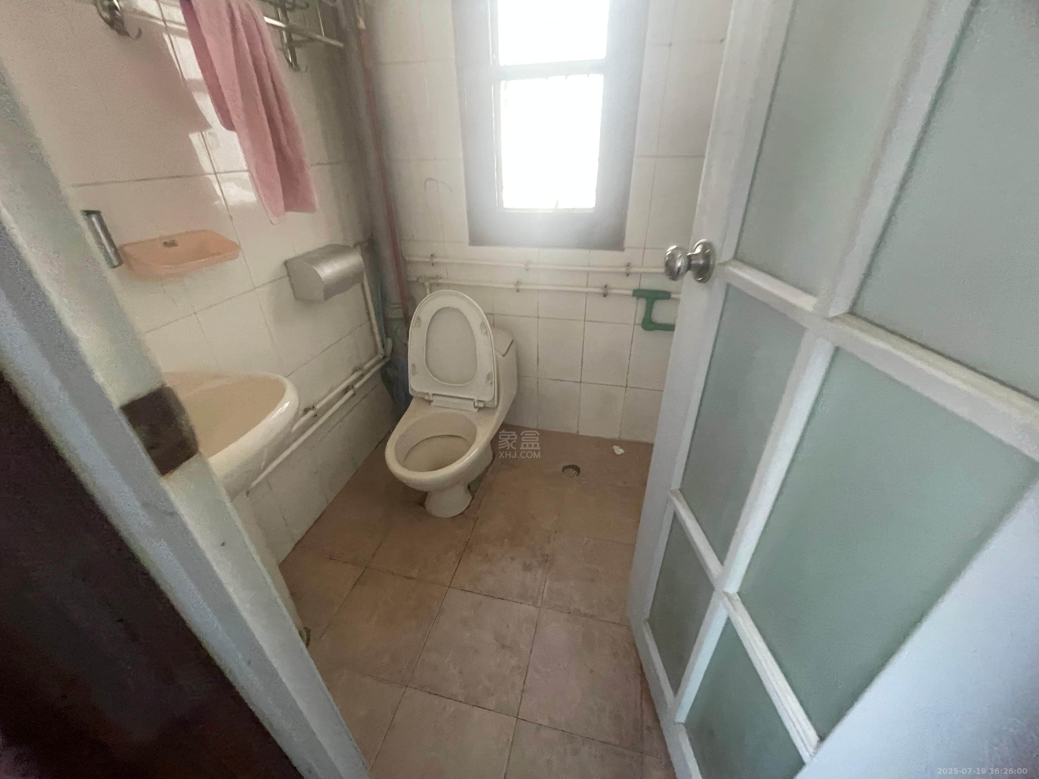 滨江一村 3室2厅1卫 1000.0元/月 滨江一村 3室2厅1卫 1000.0元/月室内图