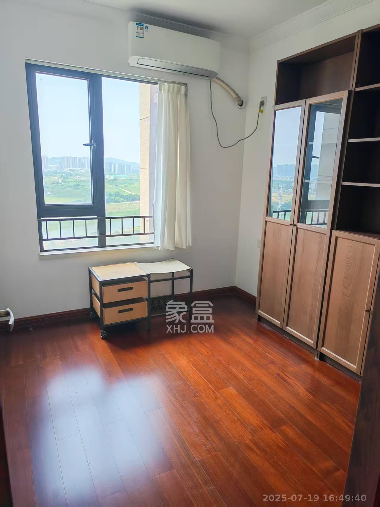 中海国际五期  3室2厅2卫    2400.0元/月室内图