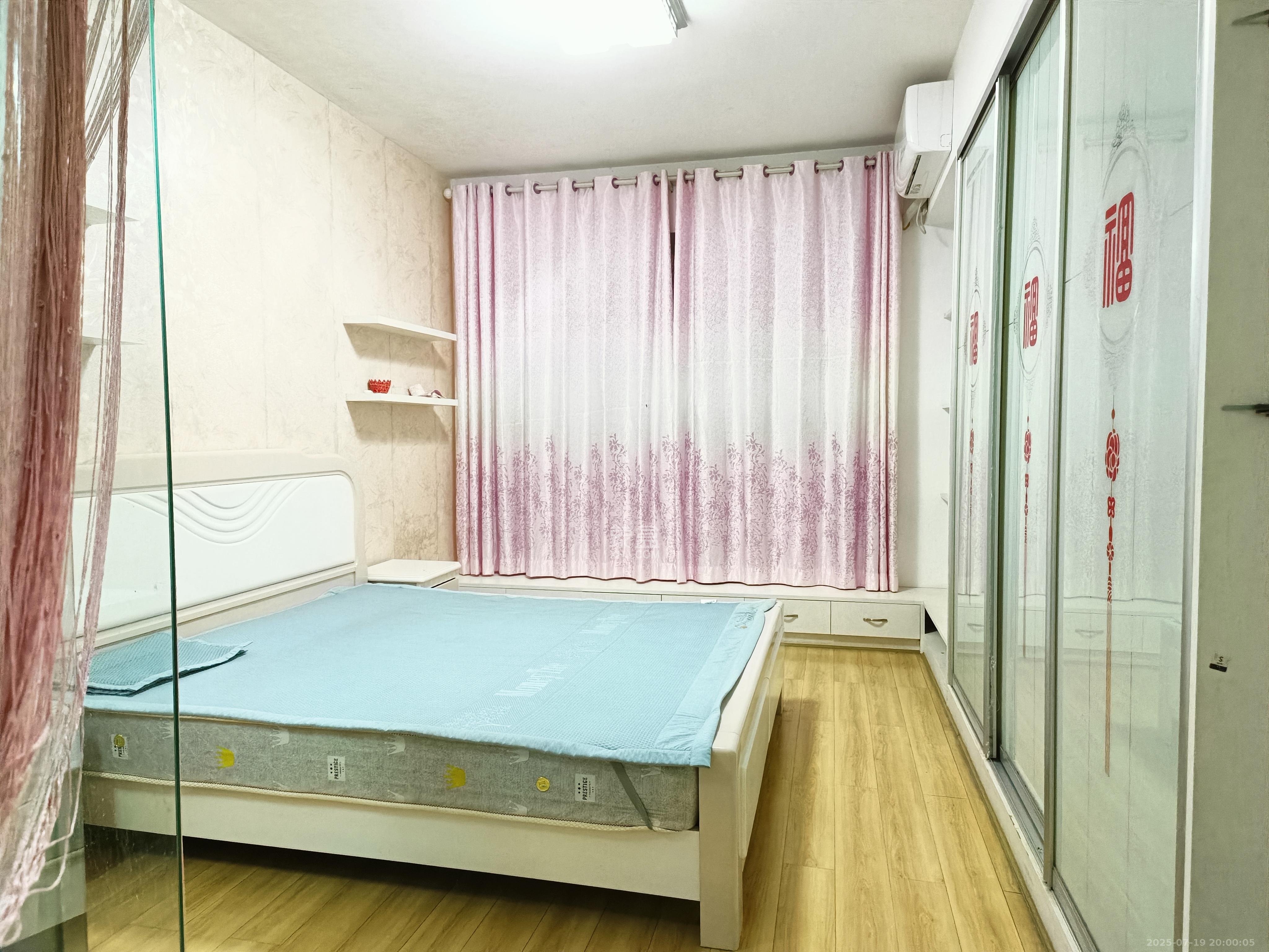 东城名苑 3室2厅2卫 1700.0元/月 东城名苑 3室2厅2卫 1700.0元/月室内图