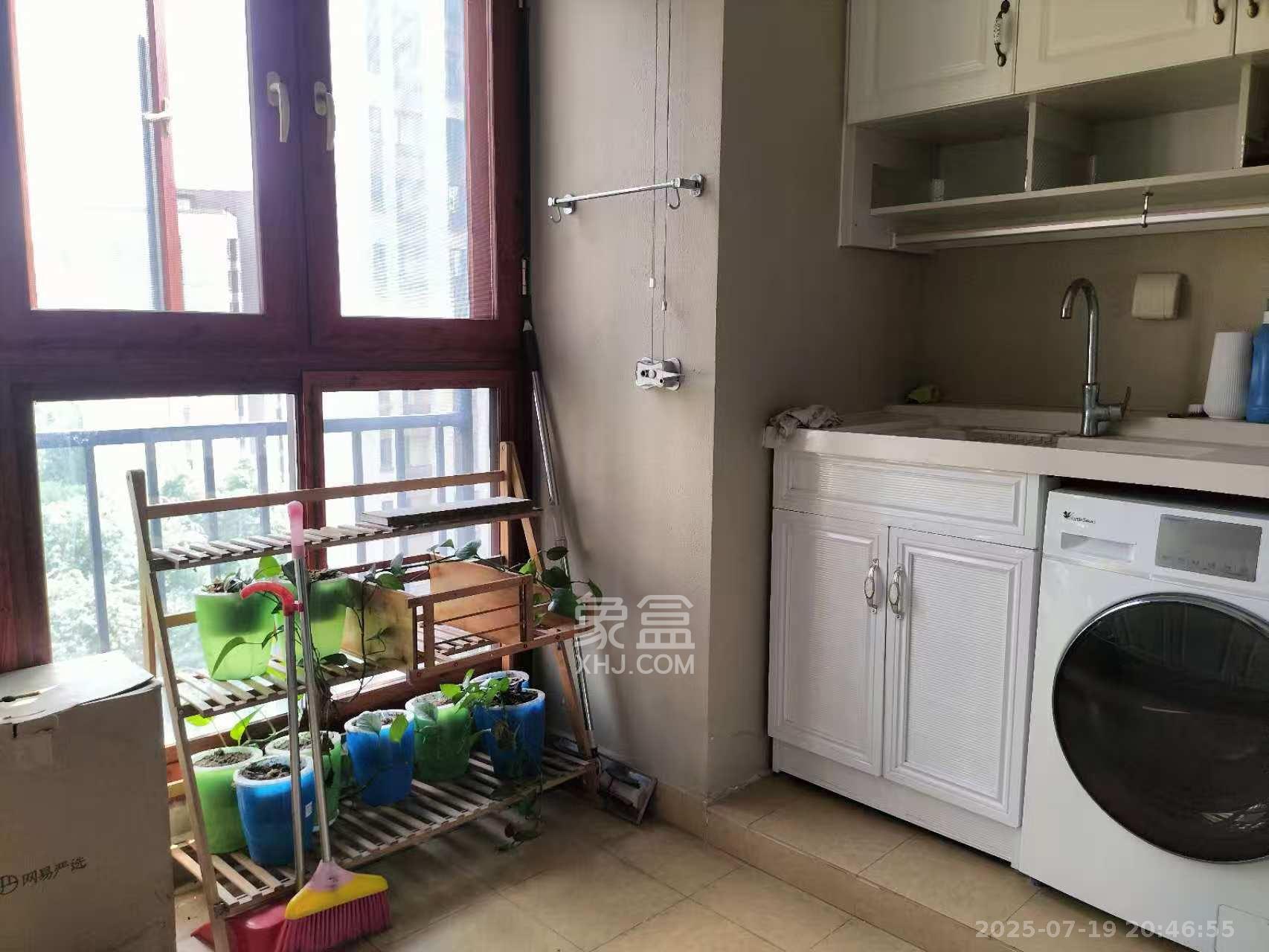 万科里梅溪郡  3室2厅1卫   3600.00元/月室内图
