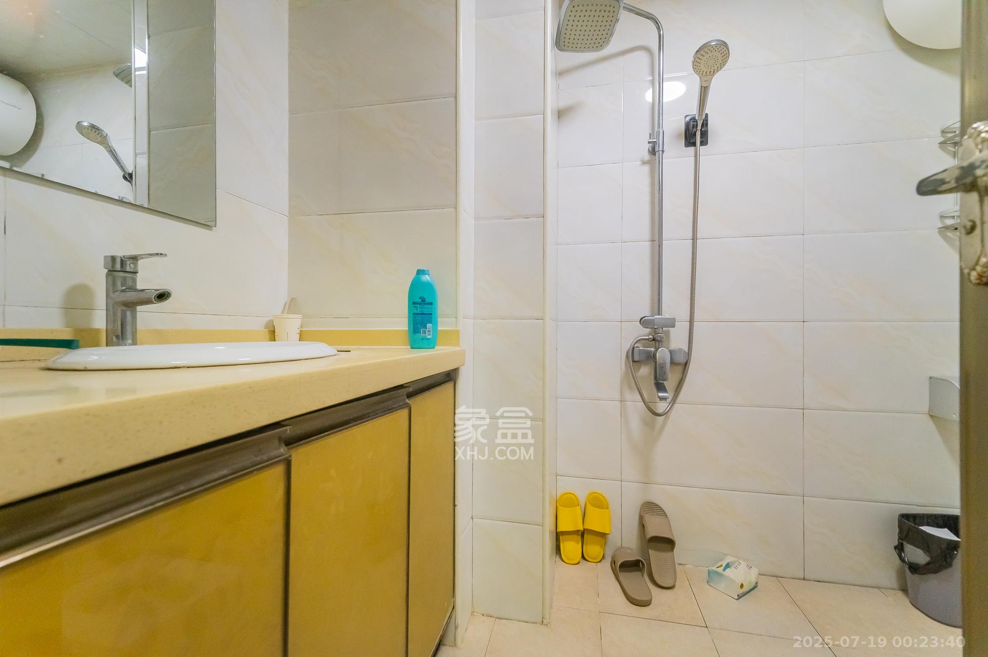 华润五彩城  1室1厅1卫    19.3万 华润五彩城  1室1厅1卫    19.3万卫生间