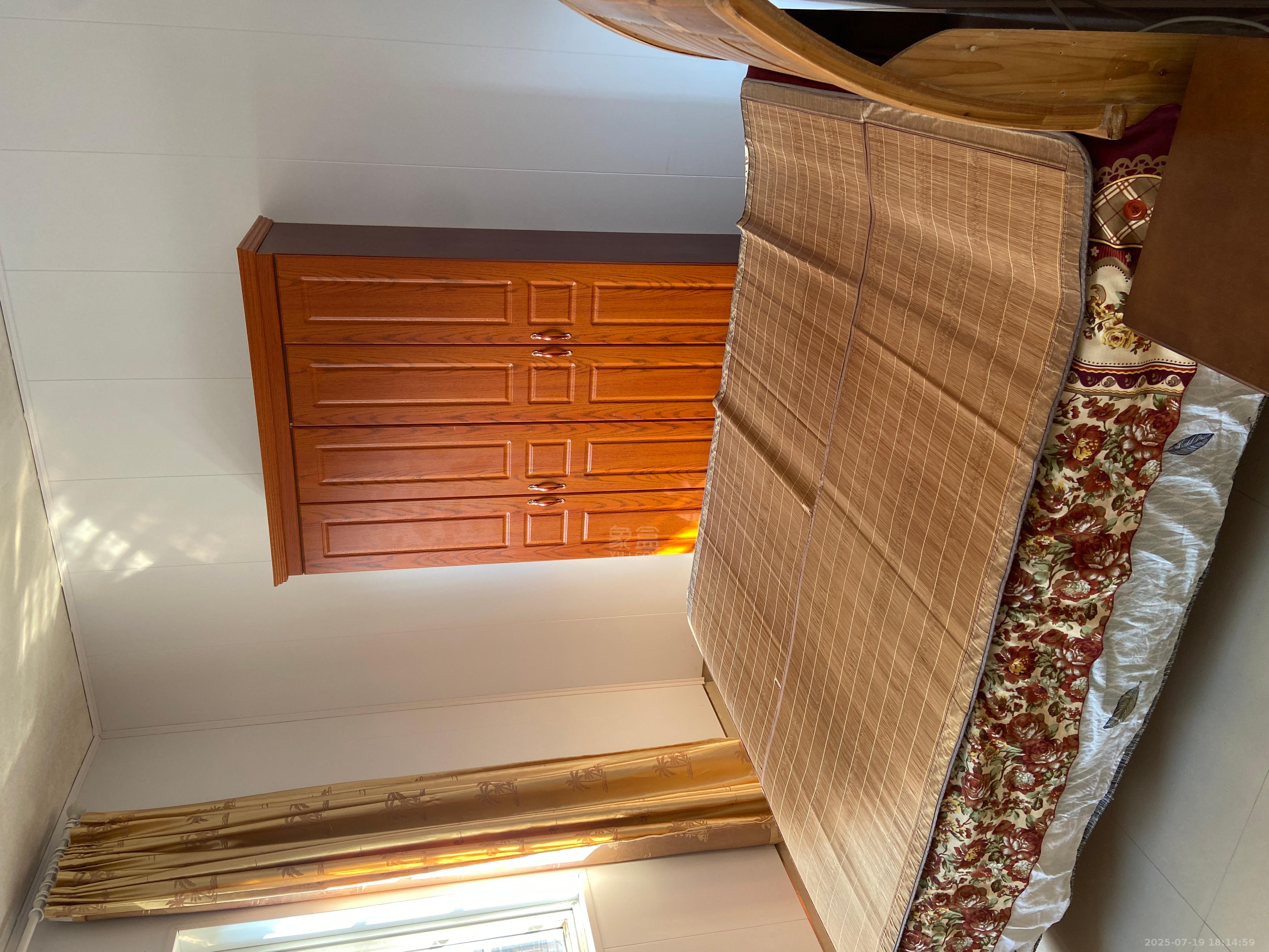 荷叶塘农贸市场综合楼 3室2厅1卫 1200.0元/月 荷叶塘农贸市场综合楼 3室2厅1卫 1200.0元/月室内图