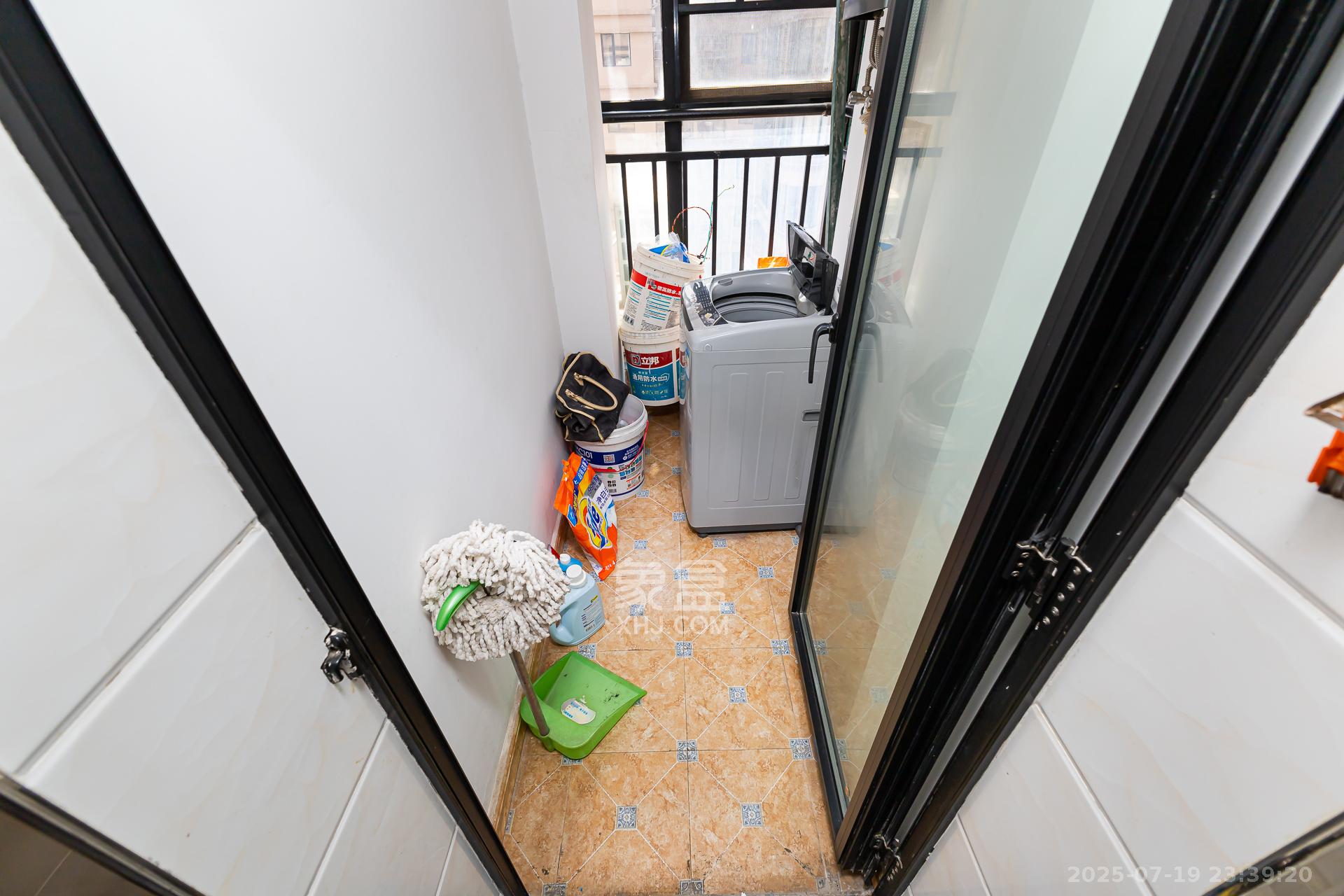 润和之悦(金泽园) 3室2厅1卫 75.0万 润和之悦(金泽园) 3室2厅1卫 75.0万阳台