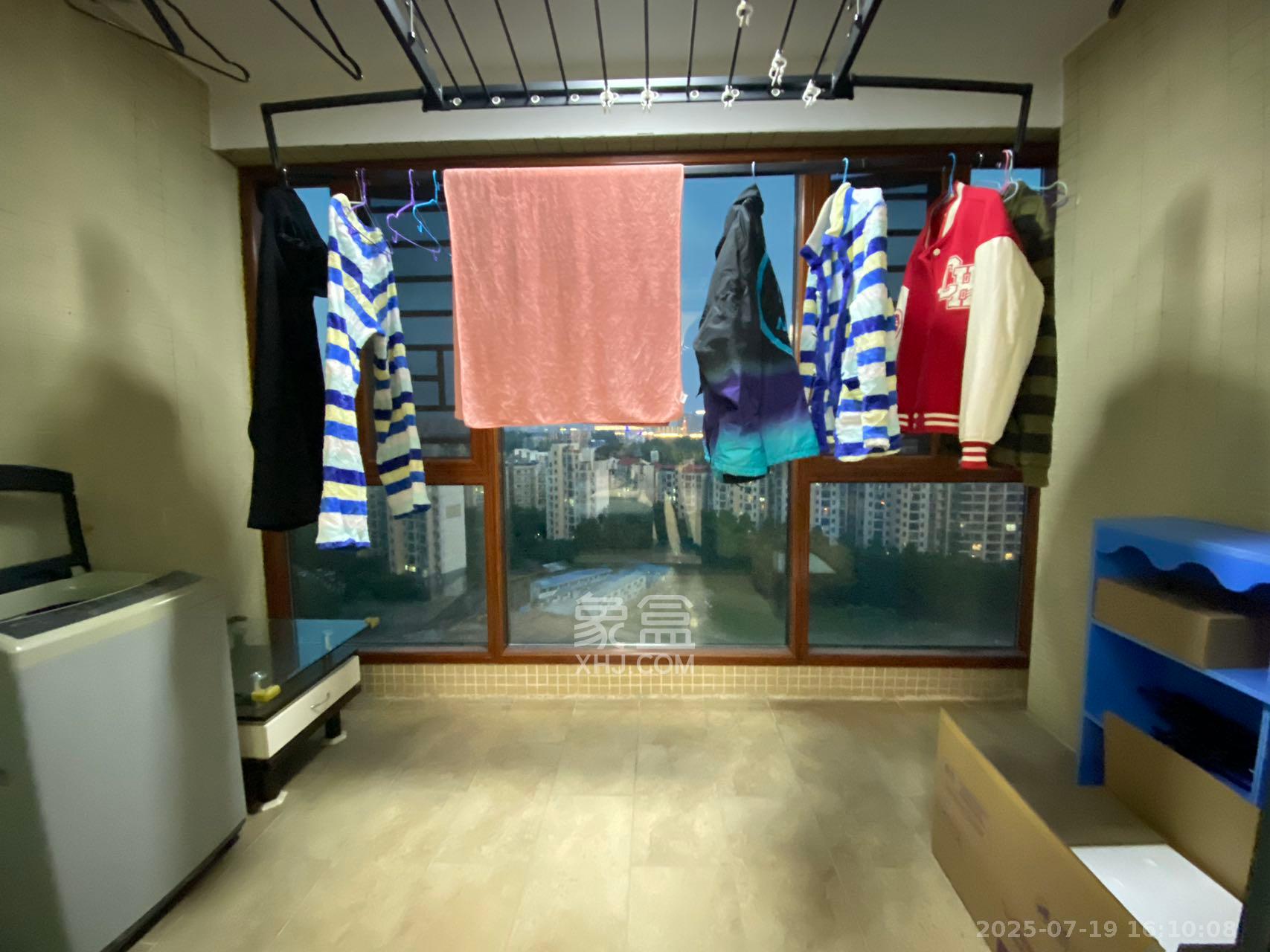 恒大雅苑 2室2厅1卫 2200.0元/月 恒大雅苑 2室2厅1卫 2200.0元/月室内图