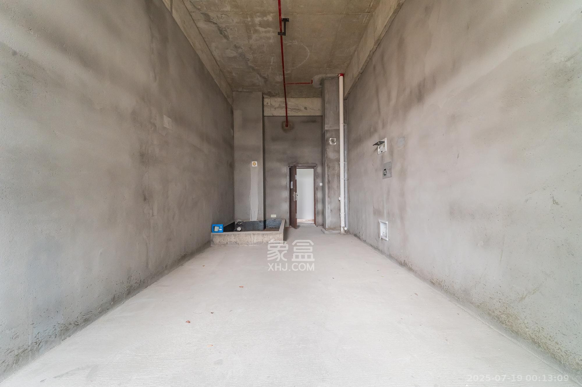 华润置地广场二期  1室1厅1卫    19.88万客厅