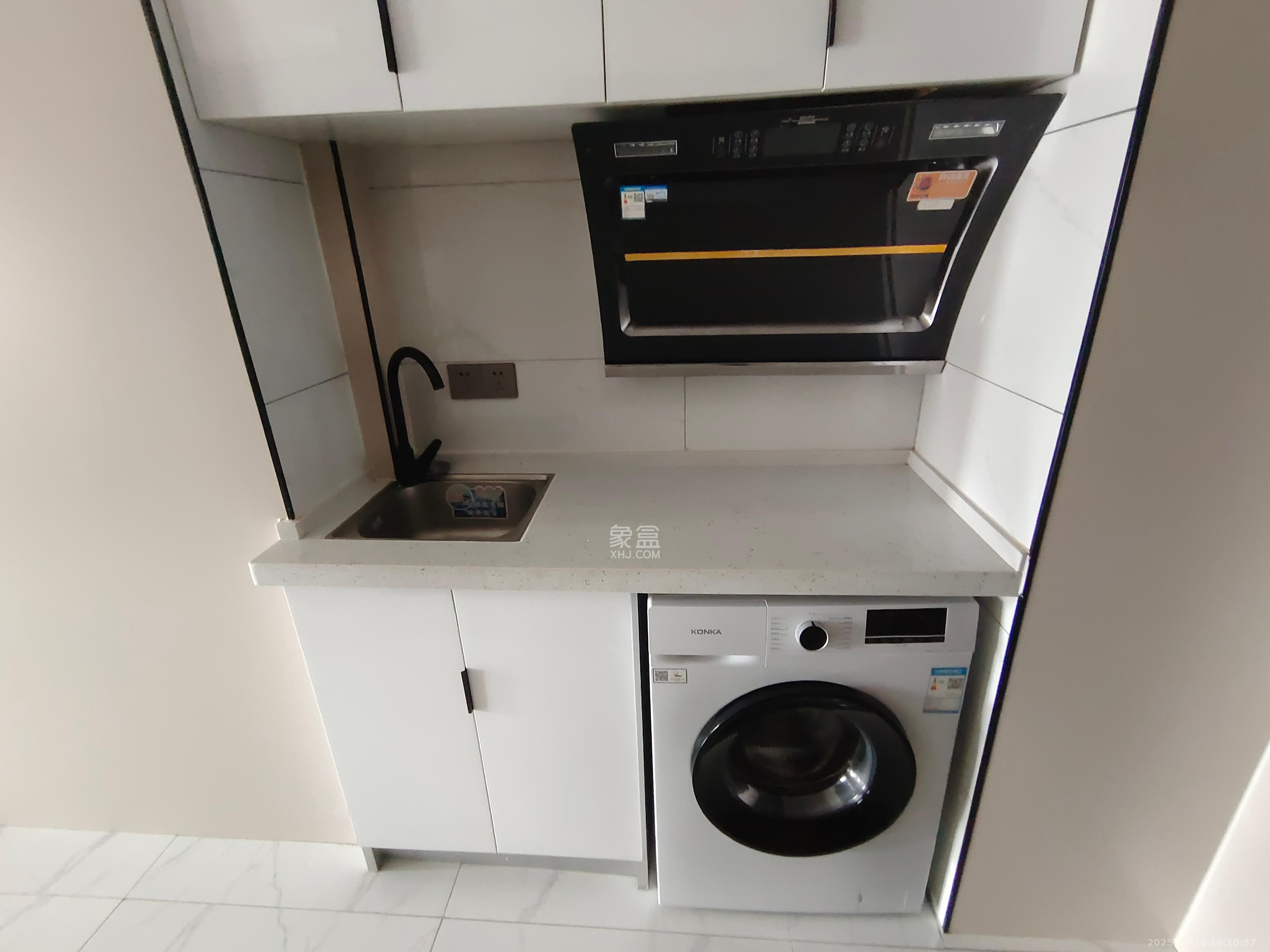 摩天一号 1室1厅1卫 2850.0元/月 摩天一号 1室1厅1卫 2850.0元/月室内图