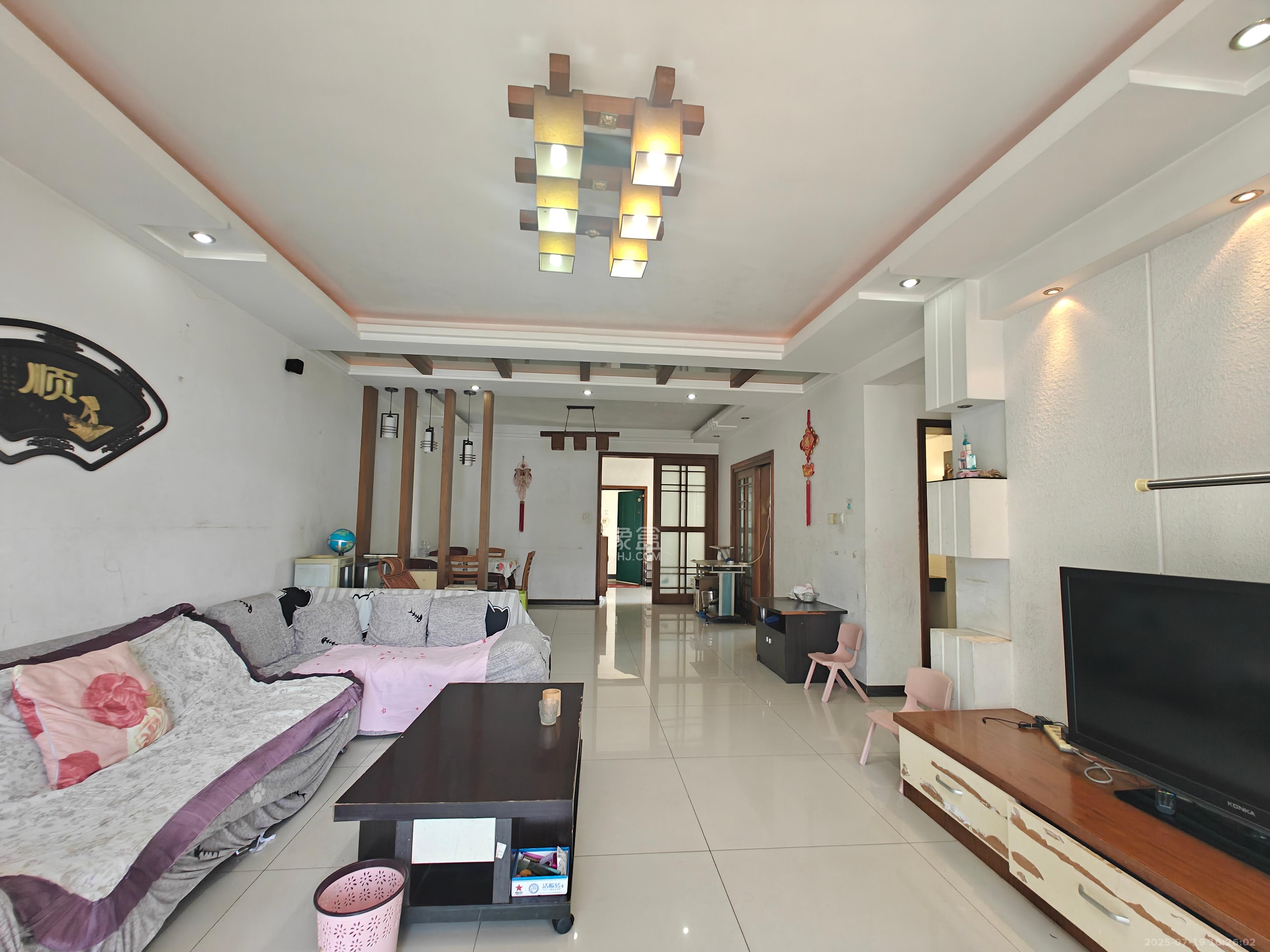 美林景园  3室2厅2卫    3300.0元/月 美林景园  3室2厅2卫    3300.0元/月室内图