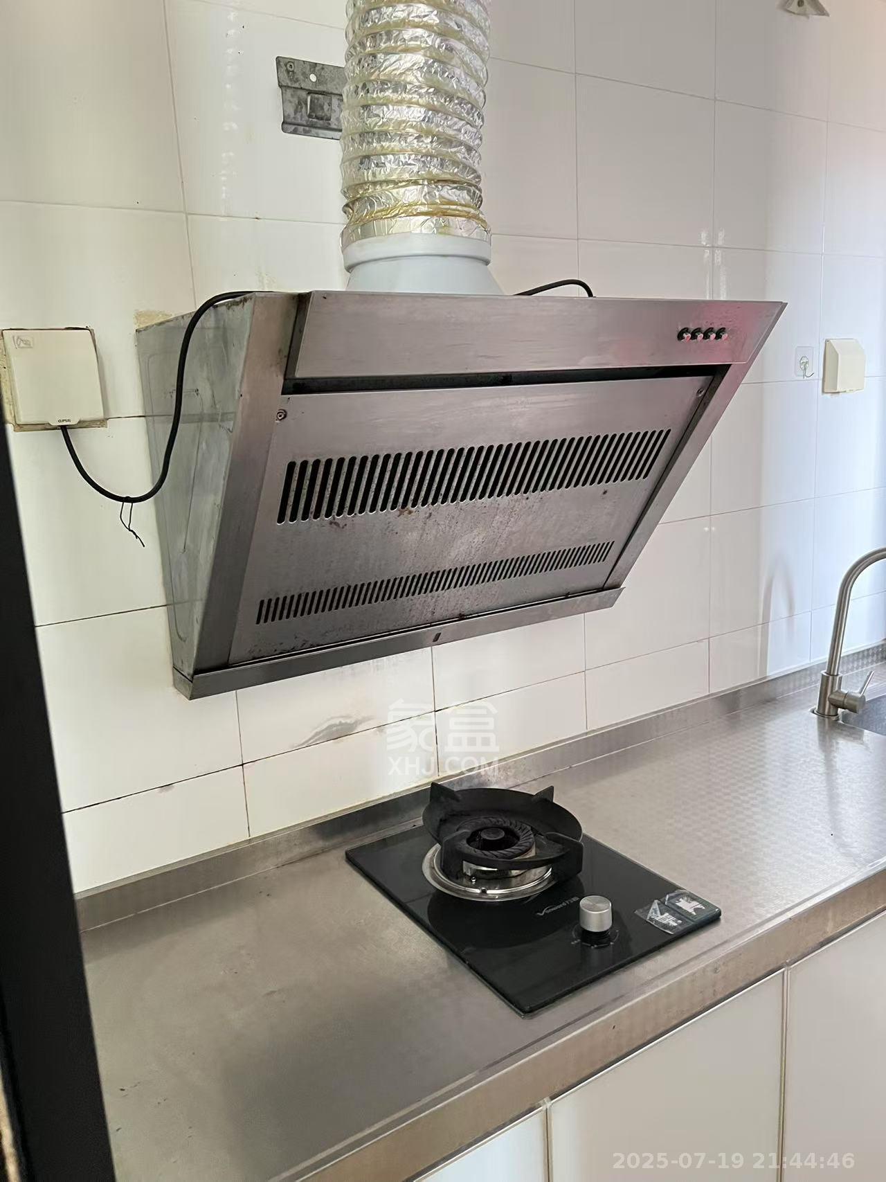 中天广场  1室1厅1卫    2200.0元/月 中天广场  1室1厅1卫    2200.0元/月室内图