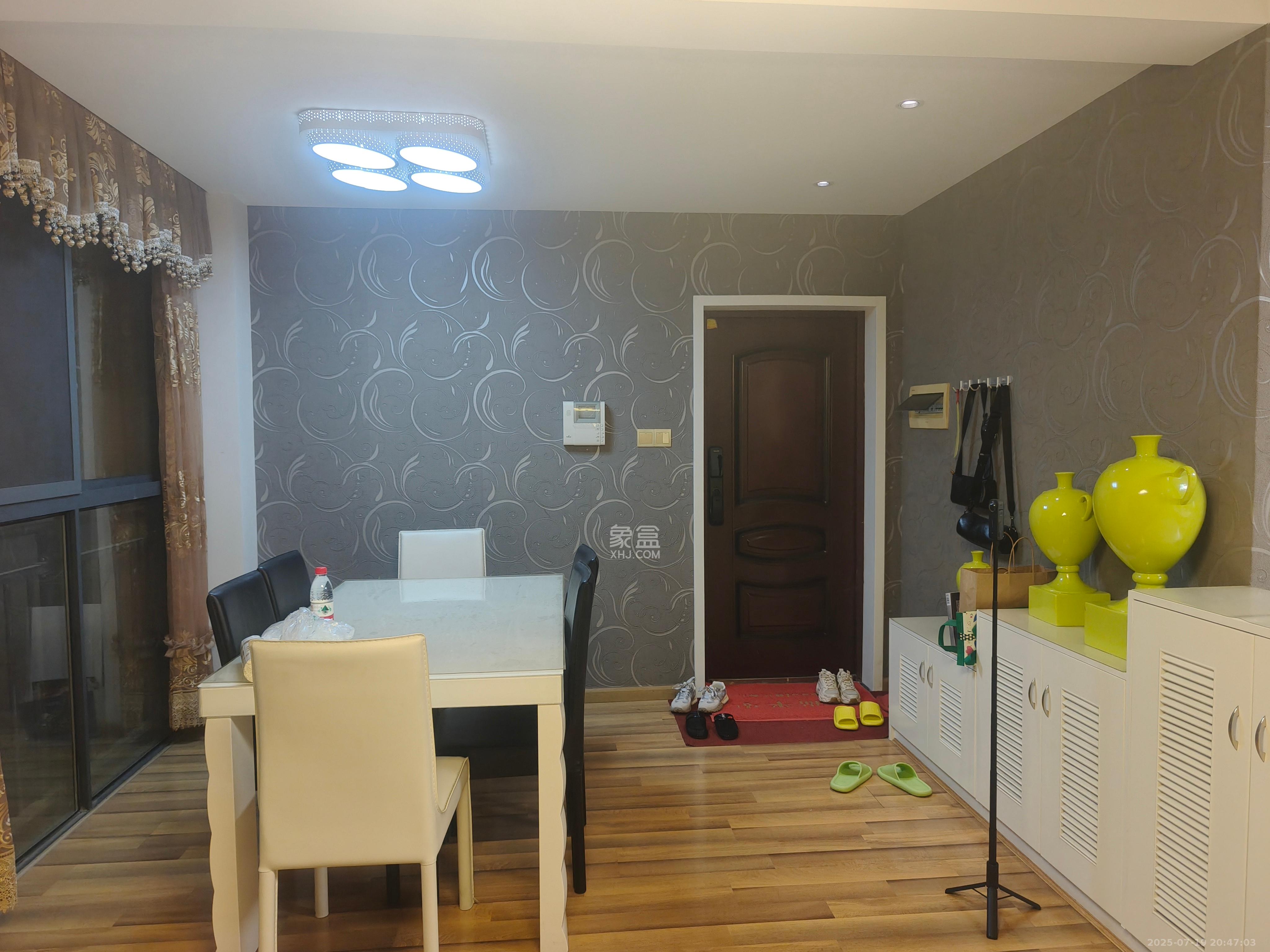 卓越蔚蓝海岸二期 3室2厅2卫 3600.0元/月 卓越蔚蓝海岸二期 3室2厅2卫 3600.0元/月室内图