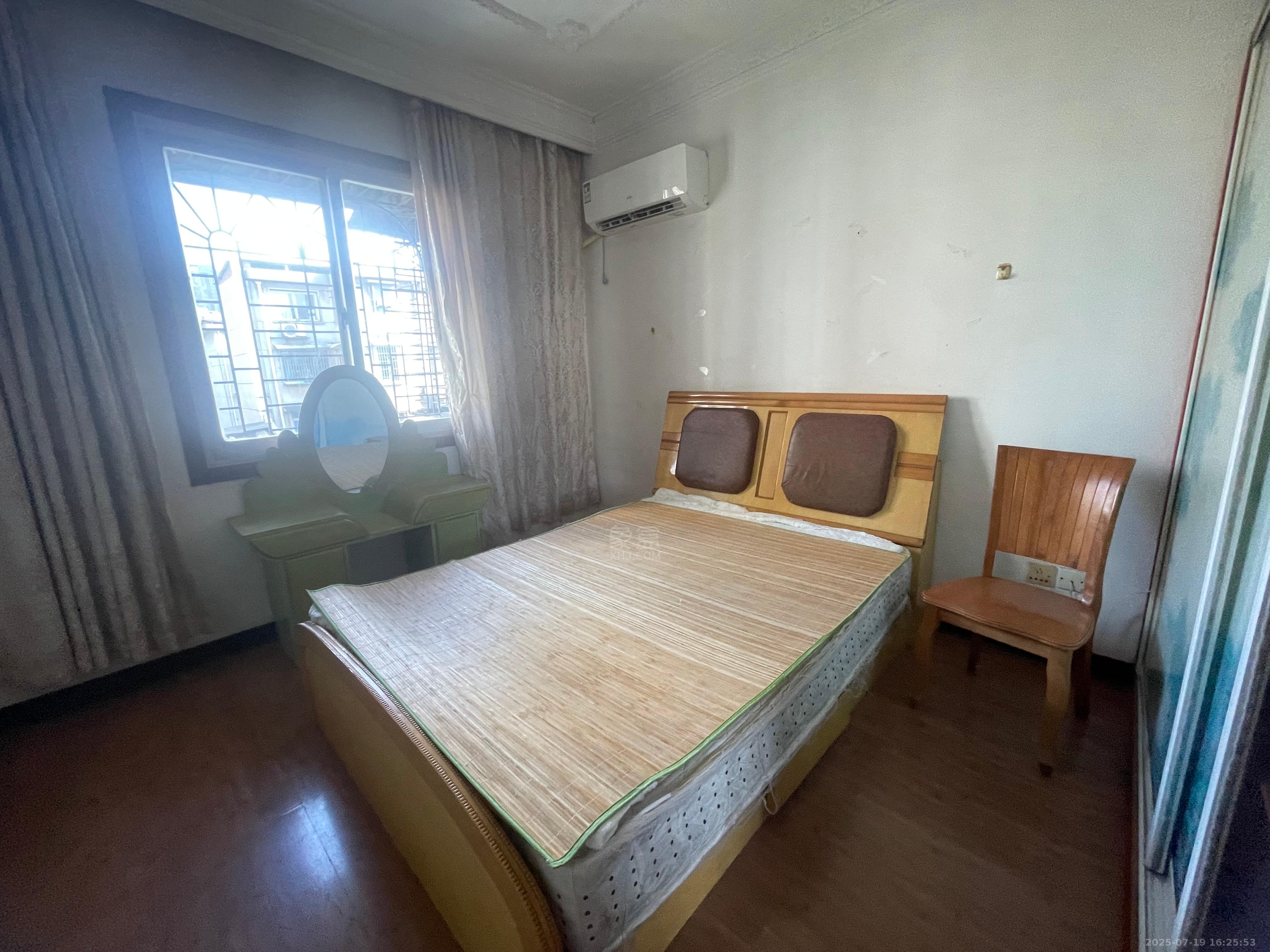 滨江一村 3室2厅1卫 1000.0元/月 滨江一村 3室2厅1卫 1000.0元/月室内图