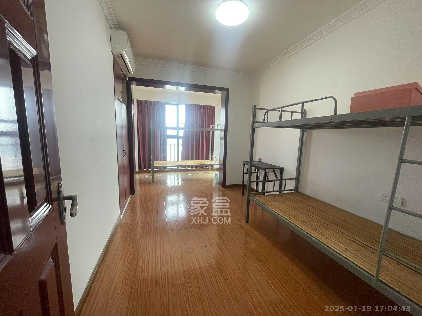 百纳广场(百纳公寓) 2室1厅1卫 2600.0元/月 百纳广场(百纳公寓) 2室1厅1卫 2600.0元/月室内图