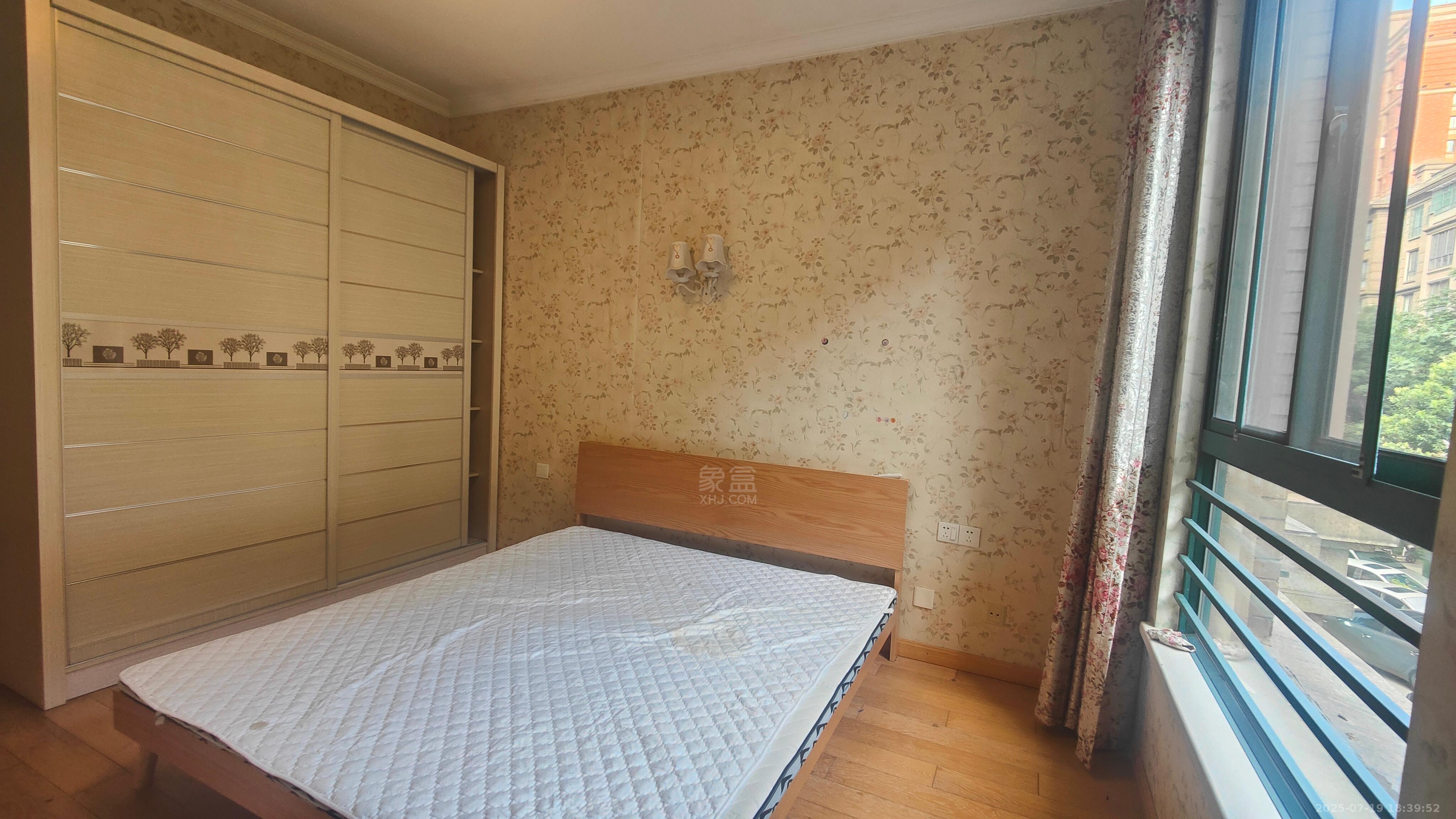 尚格名城香榭丽舍 3室2厅2卫 1600.0元/月 尚格名城香榭丽舍 3室2厅2卫 1600.0元/月室内图