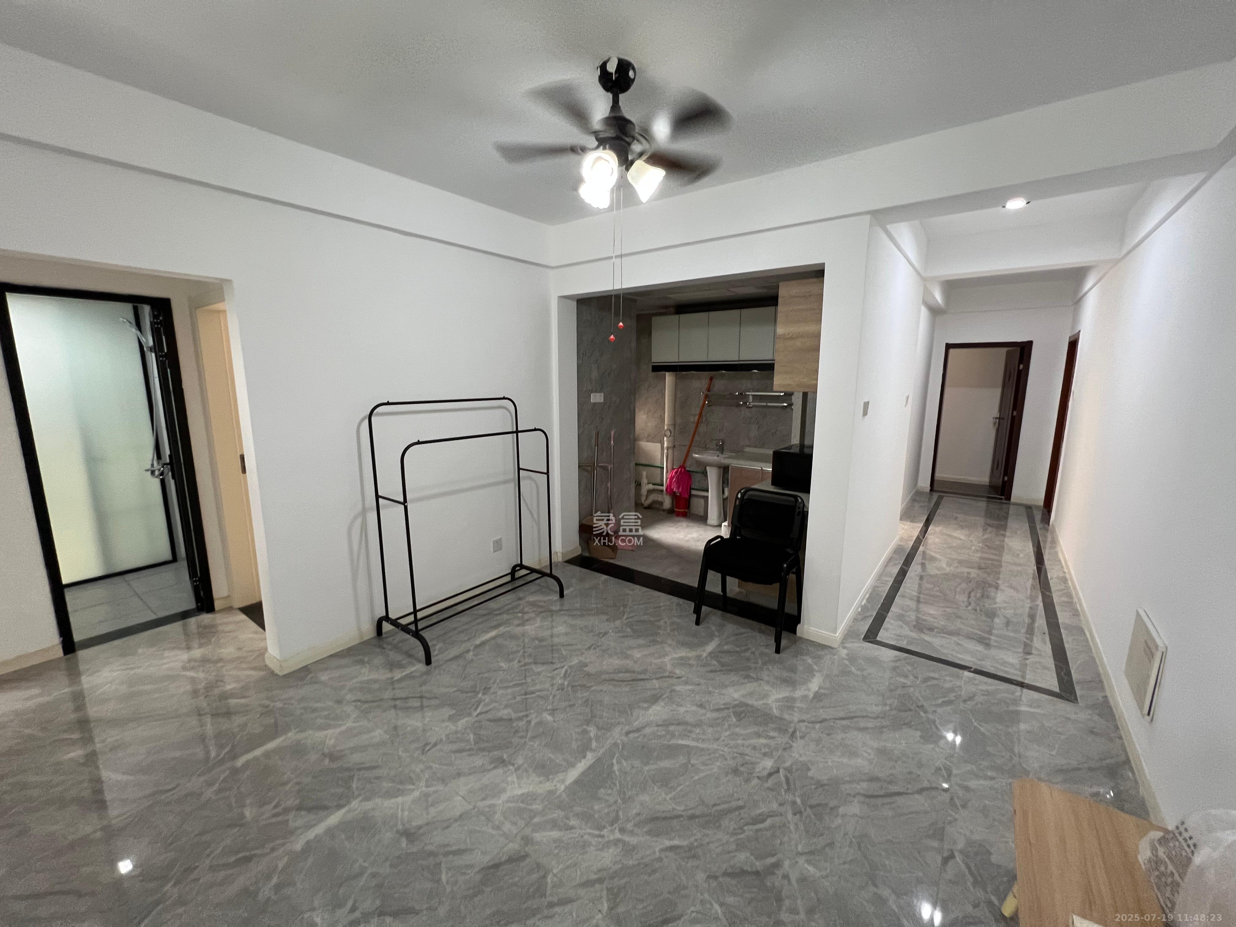 悦湖山 1室1厅1卫 1100.0元/月 悦湖山 1室1厅1卫 1100.0元/月室内图