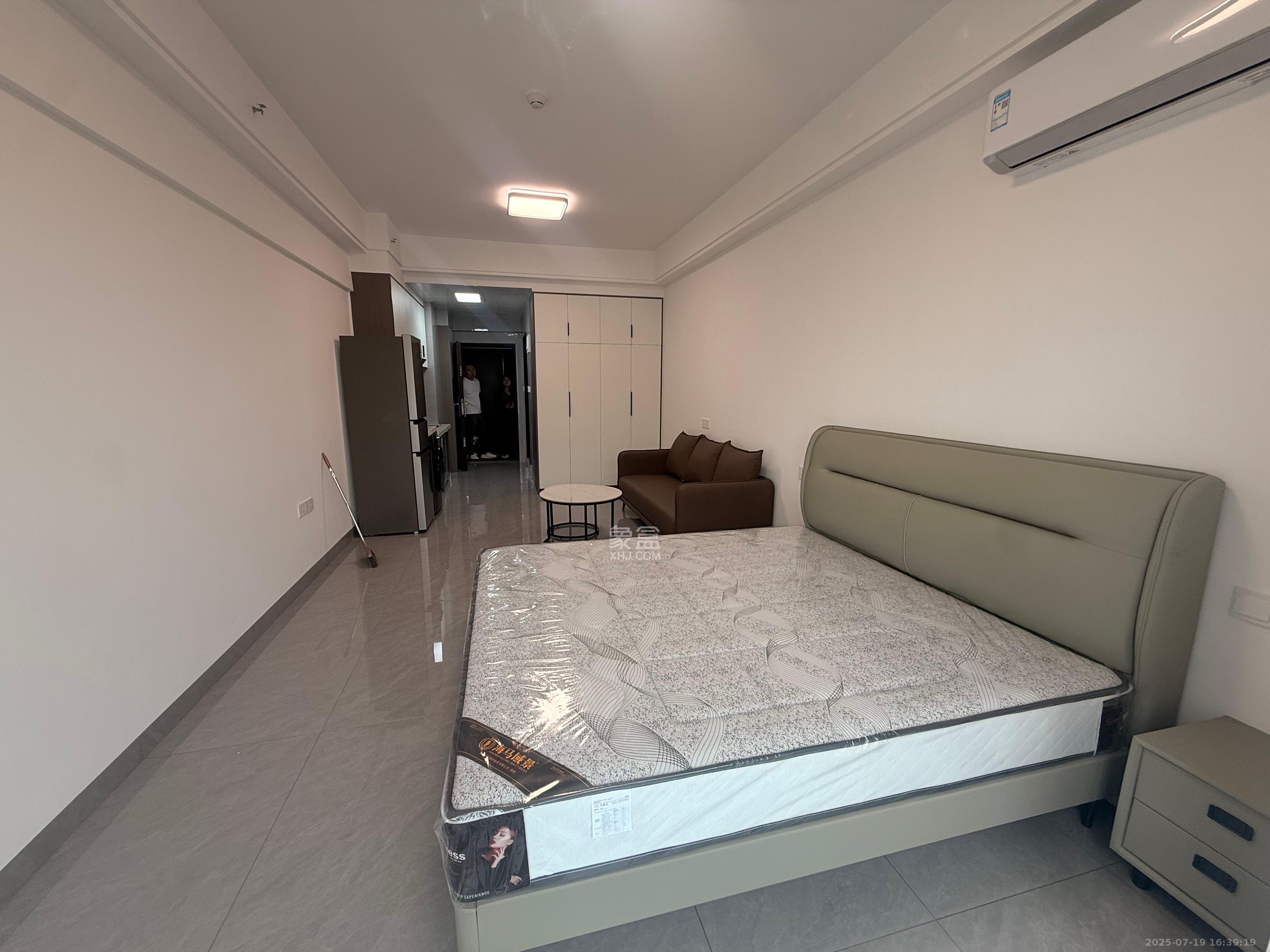 鄱阳汇金中心  1室0厅0卫    1600.0元/月室内图