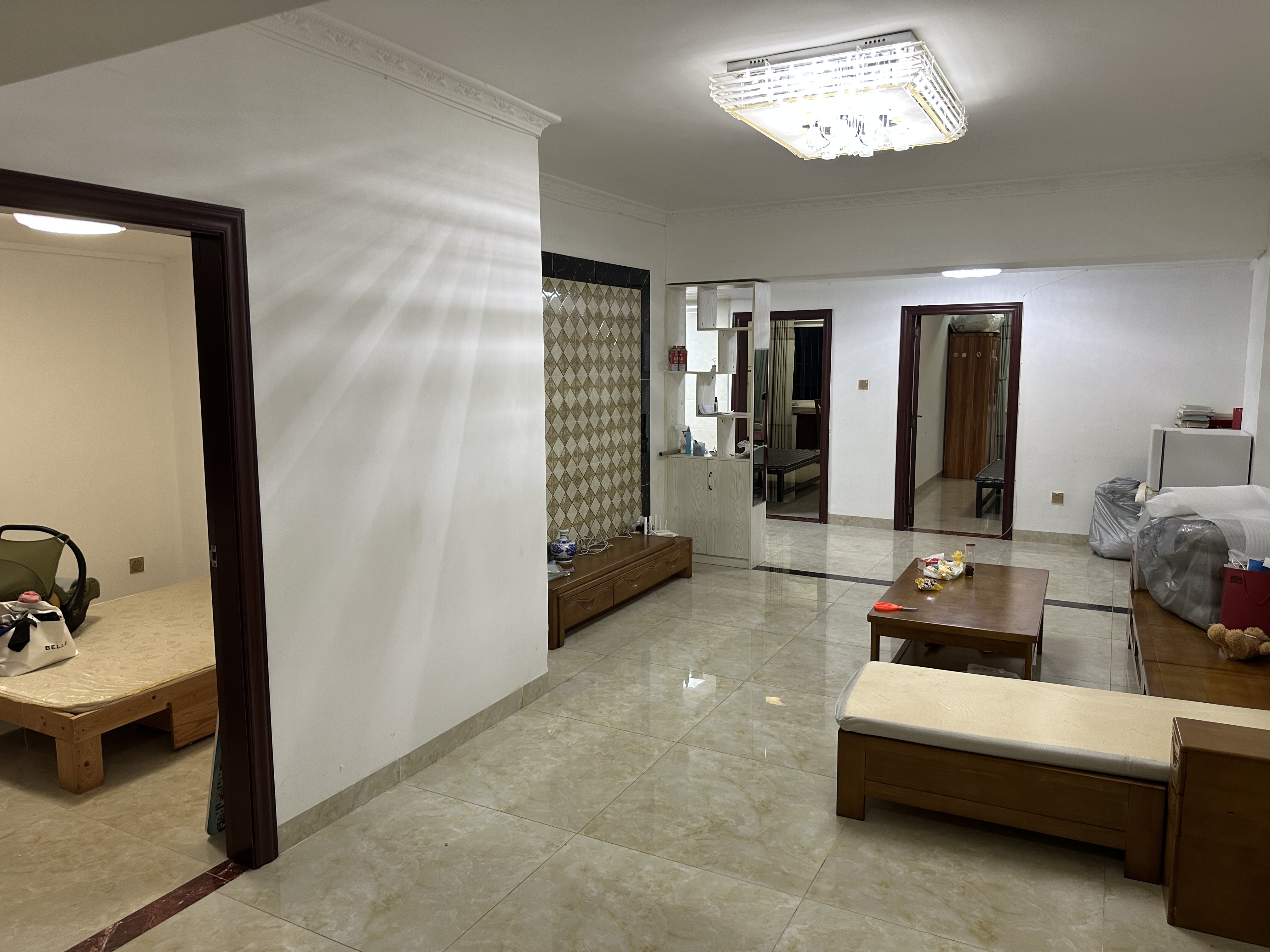 怡昌花园  3室2厅1卫    2100.0元/月室内图