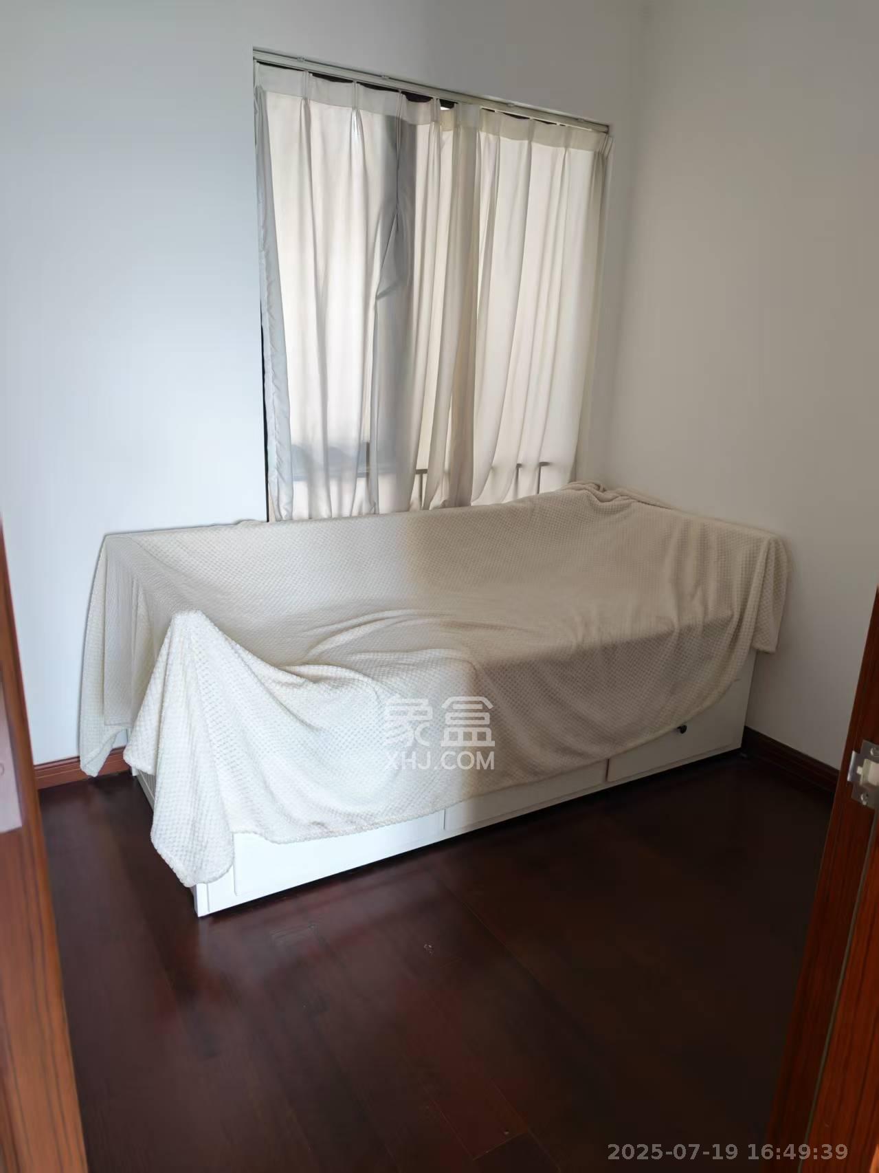 中海国际五期  3室2厅2卫    2400.0元/月 中海国际五期  3室2厅2卫    2400.0元/月室内图