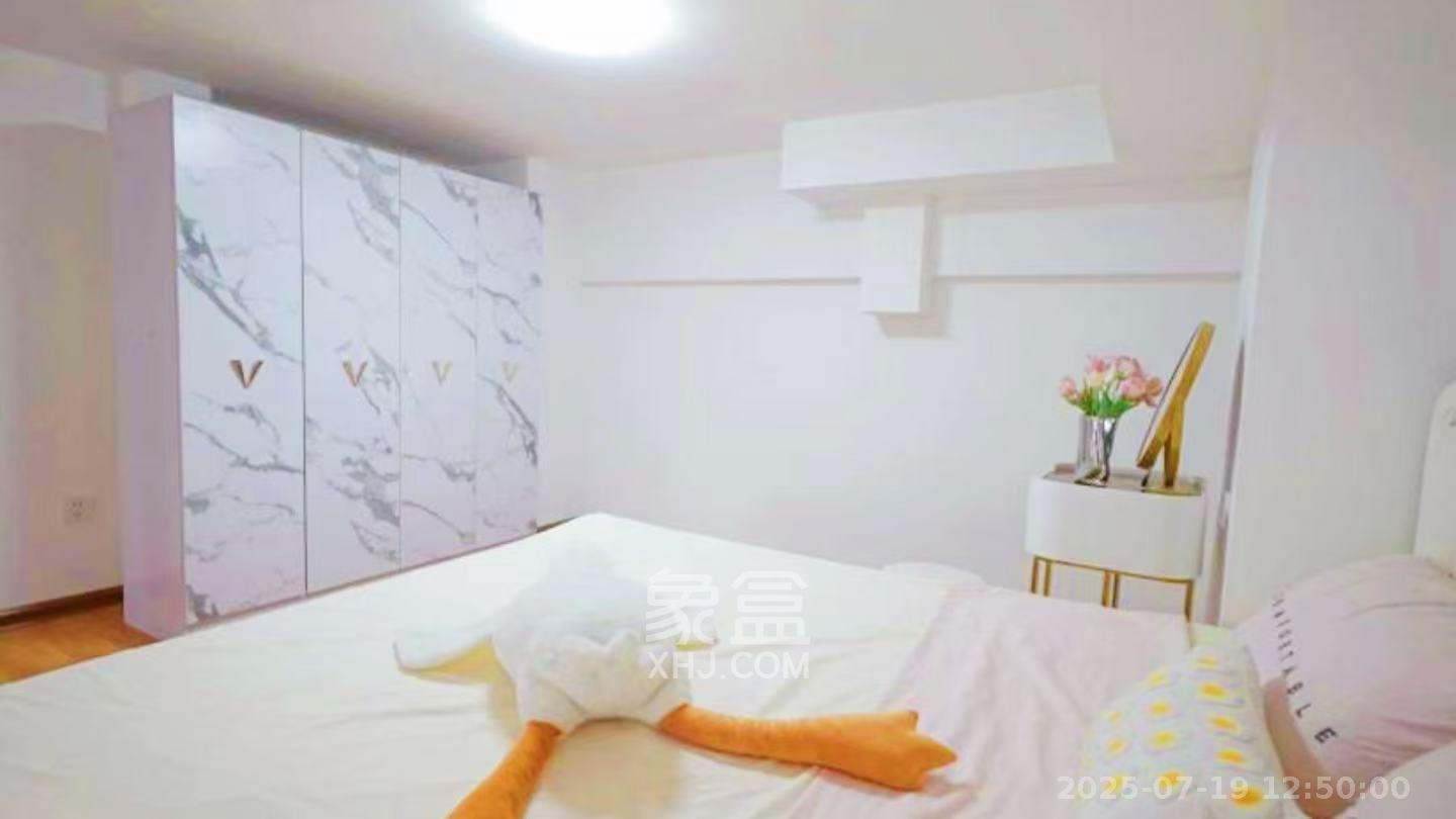 荣盛花语书苑  1室1厅1卫    2268.0元/月 荣盛花语书苑  1室1厅1卫    2268.0元/月室内图