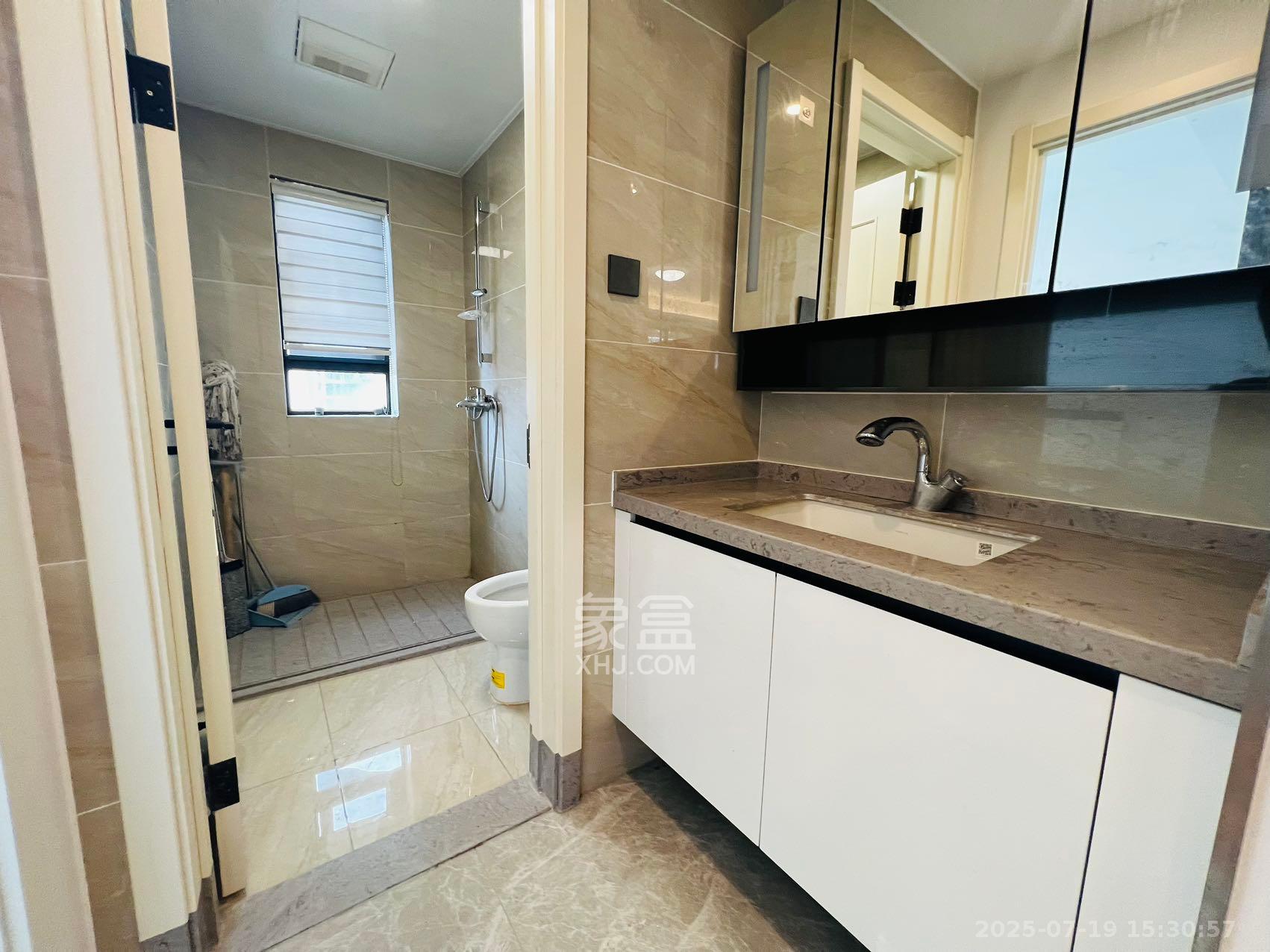 万科金色梦想B区  4室2厅2卫    3300.0元/月 万科金色梦想B区  4室2厅2卫    3300.0元/月室内图