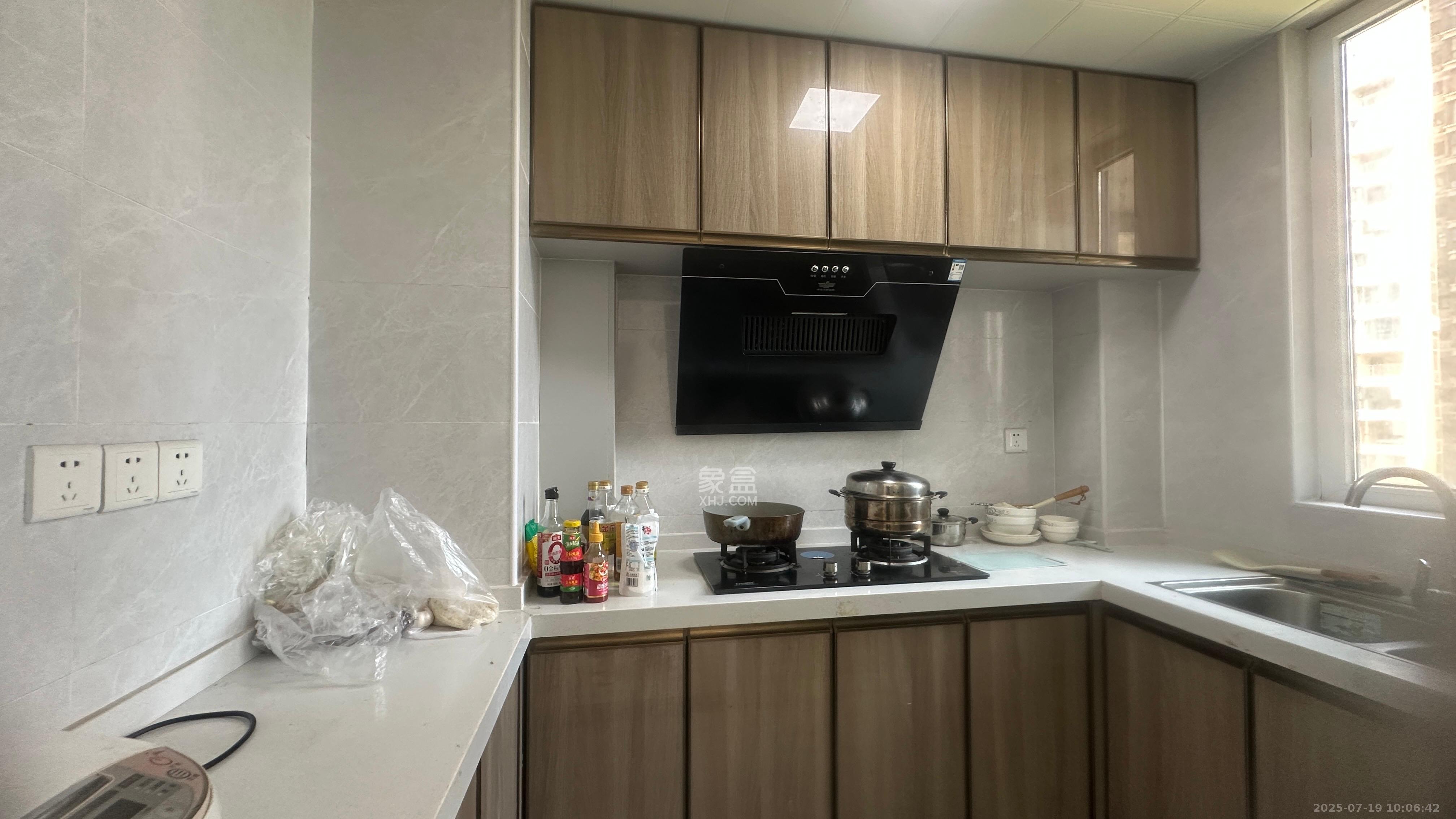 富兴悦府(富兴学府名邸) 4室2厅1卫 2000.0元/月 富兴悦府(富兴学府名邸) 4室2厅1卫 2000.0元/月室内图