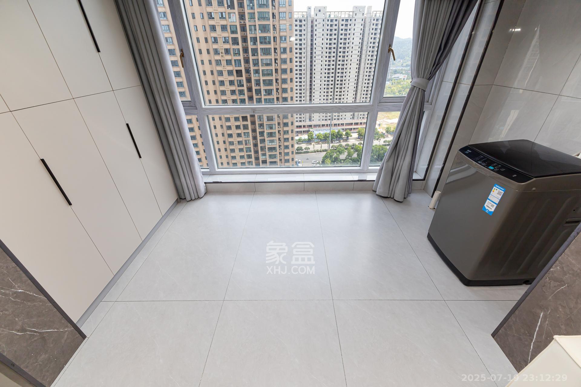 金湘苑(星澜之悦) 3室2厅1卫 82.8万 金湘苑(星澜之悦) 3室2厅1卫 82.8万阳台