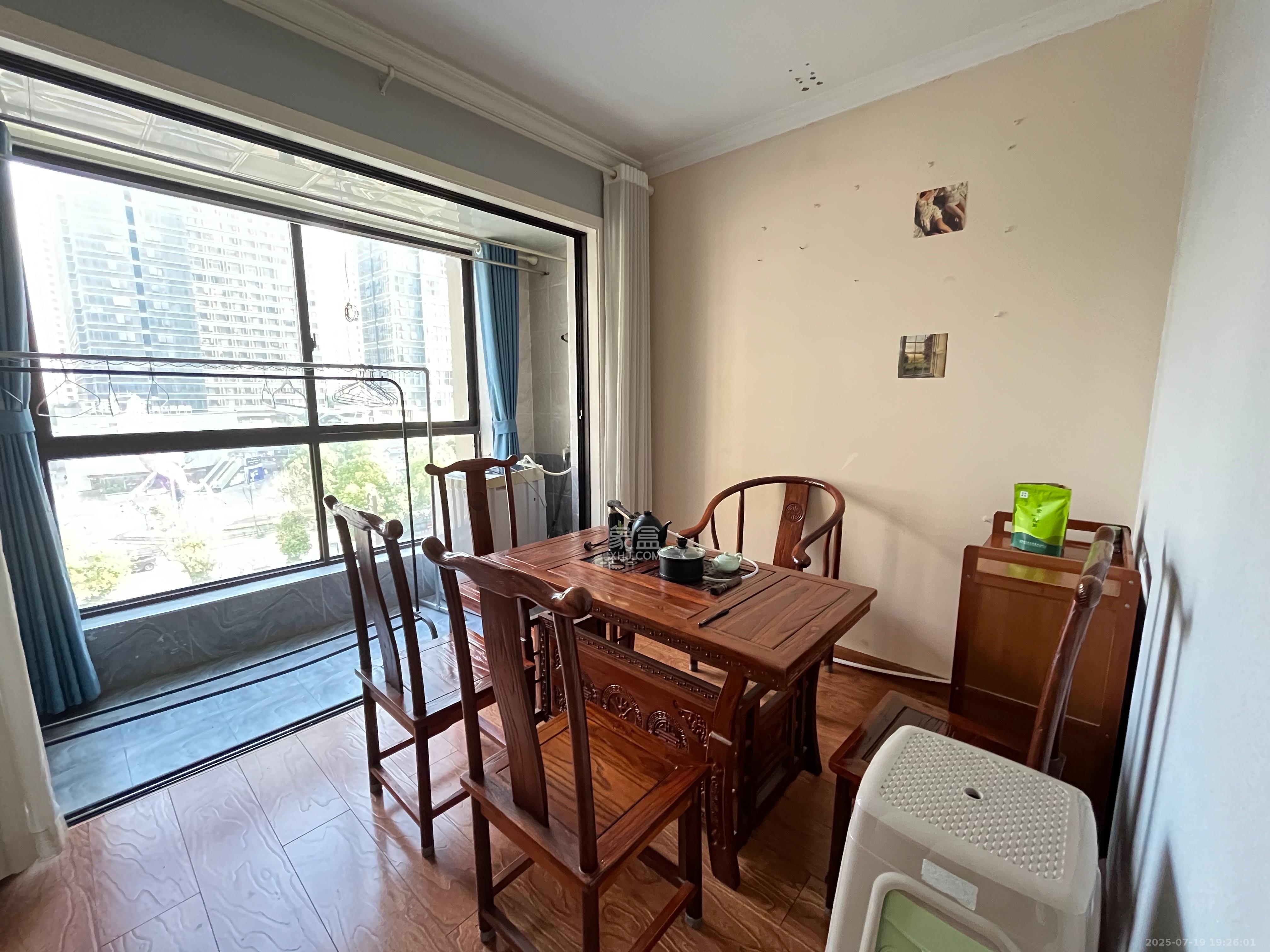 协信星澜汇  6室2厅2卫    5500.0元/月室内图