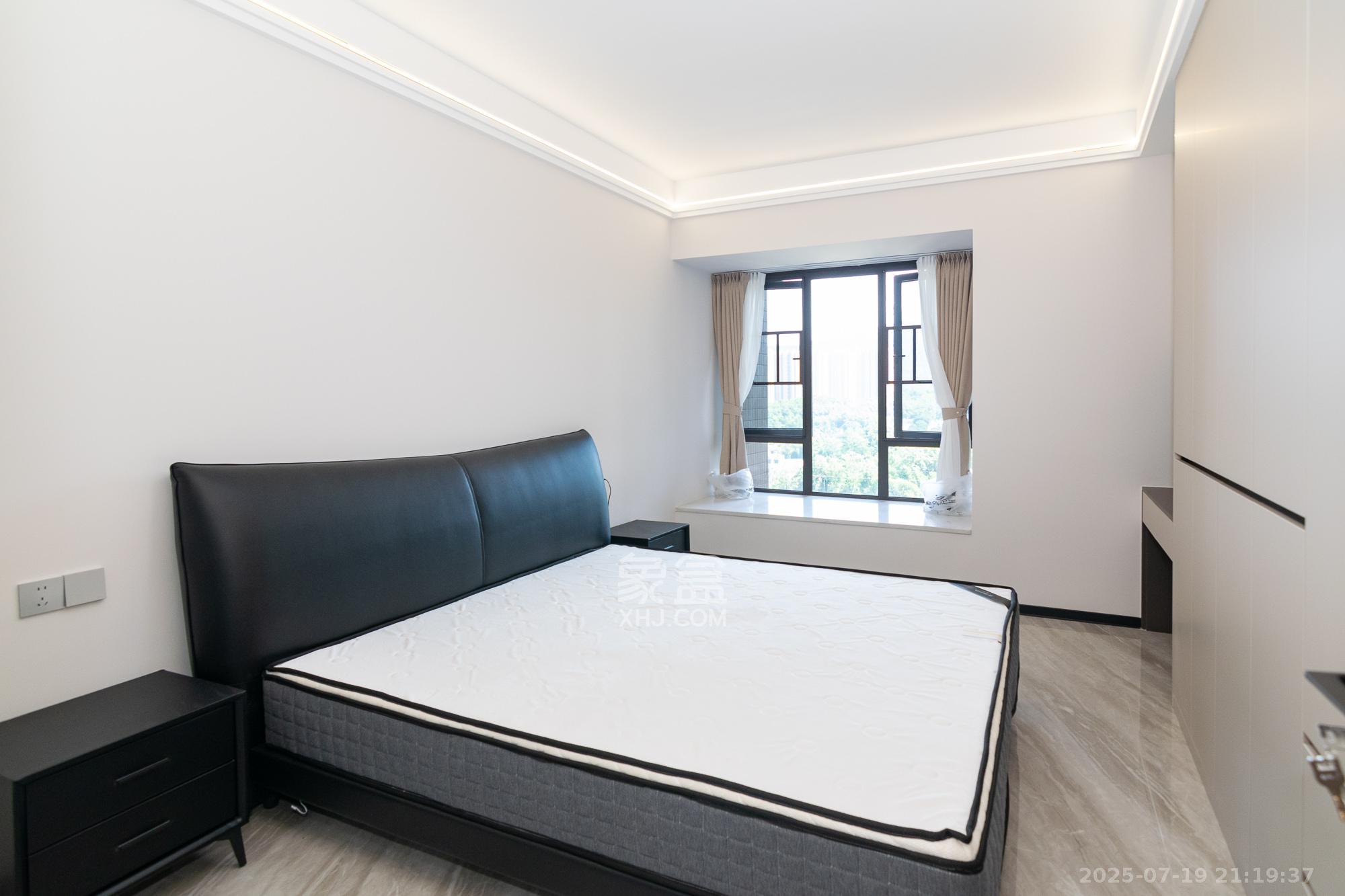 润和美郡(润和紫郡五期)  4室2厅2卫    135.0万 润和美郡(润和紫郡五期)  4室2厅2卫    135.0万卧室