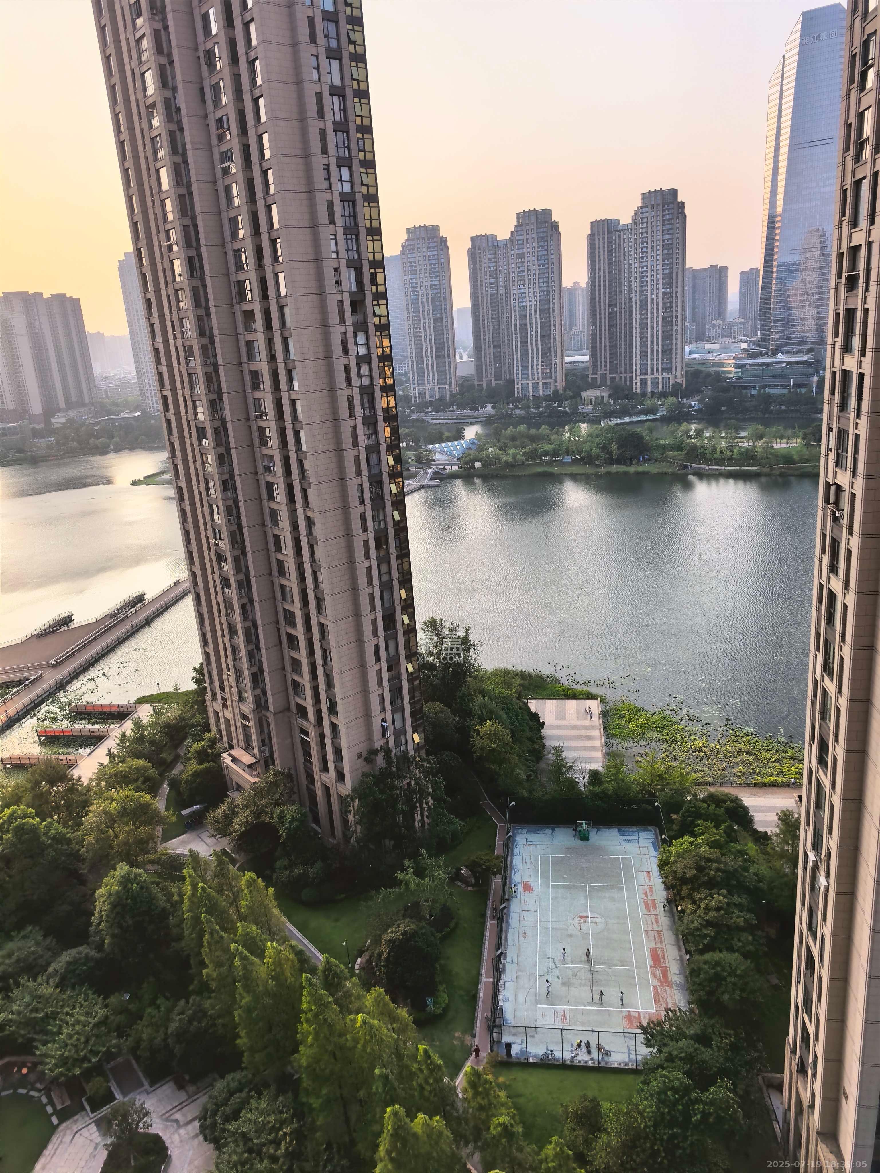 金茂梅溪湖 3室2厅1卫 2500.0元/月 金茂梅溪湖 3室2厅1卫 2500.0元/月室内图